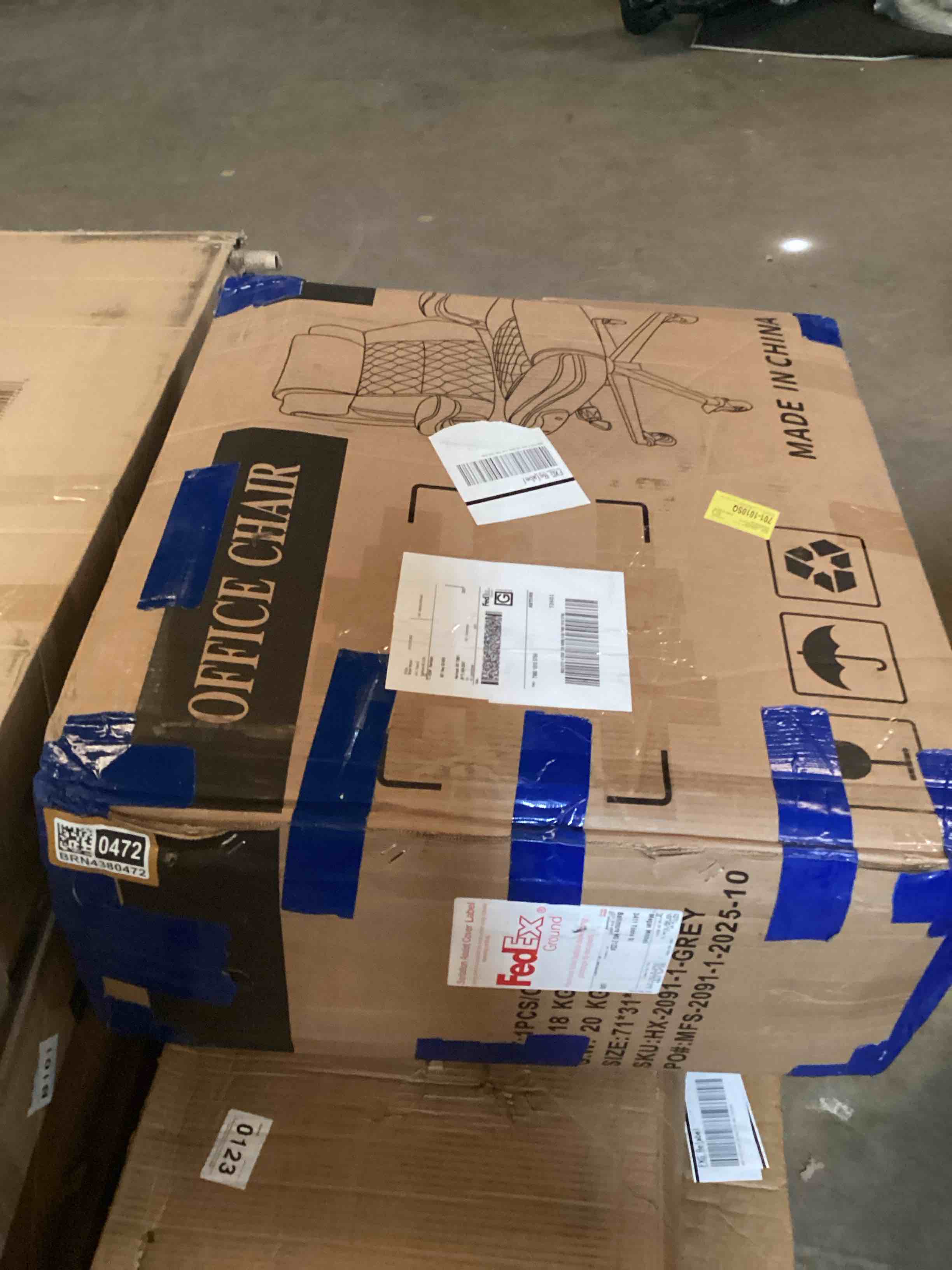 Condition photo showing Good Condition for grey office chair