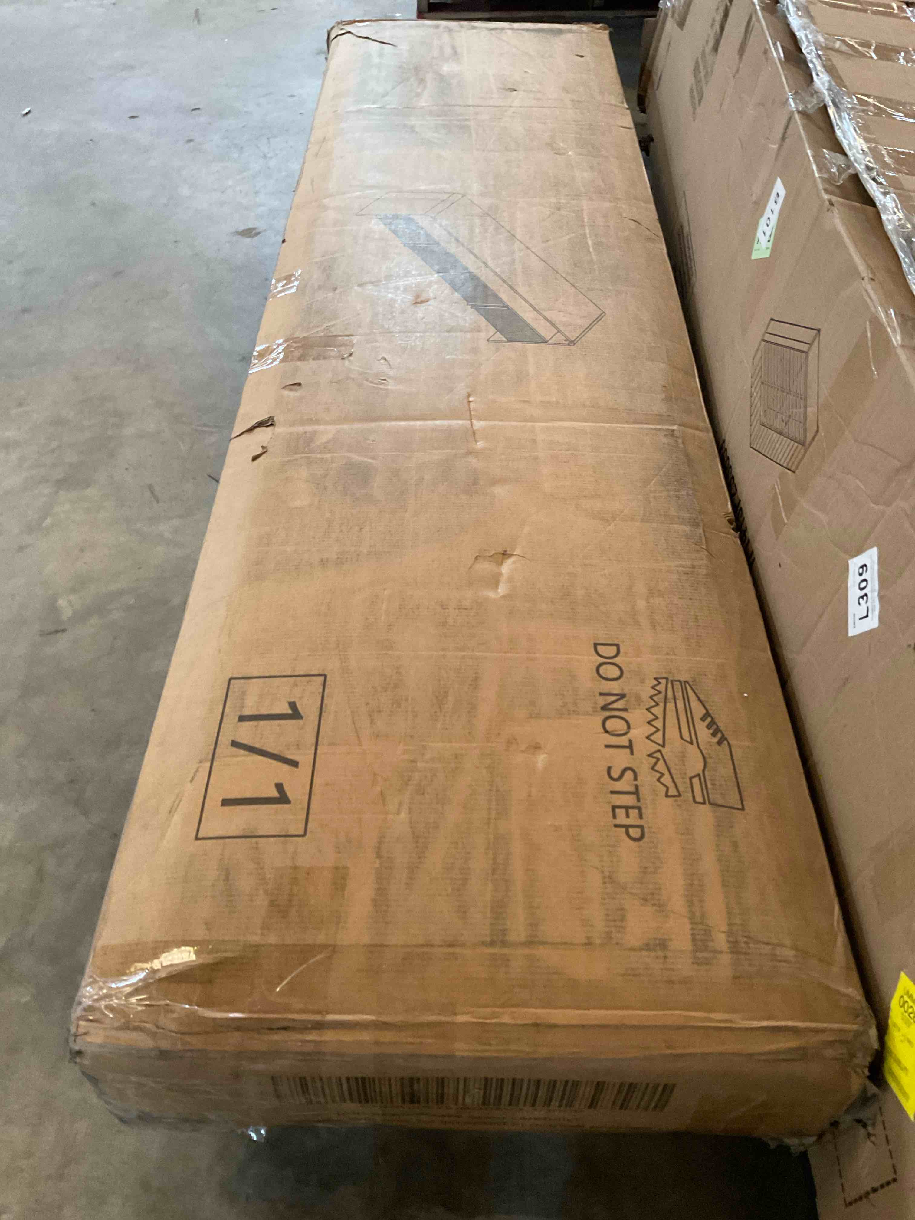 Condition photo showing Good Condition for four cabinet modern tv stand