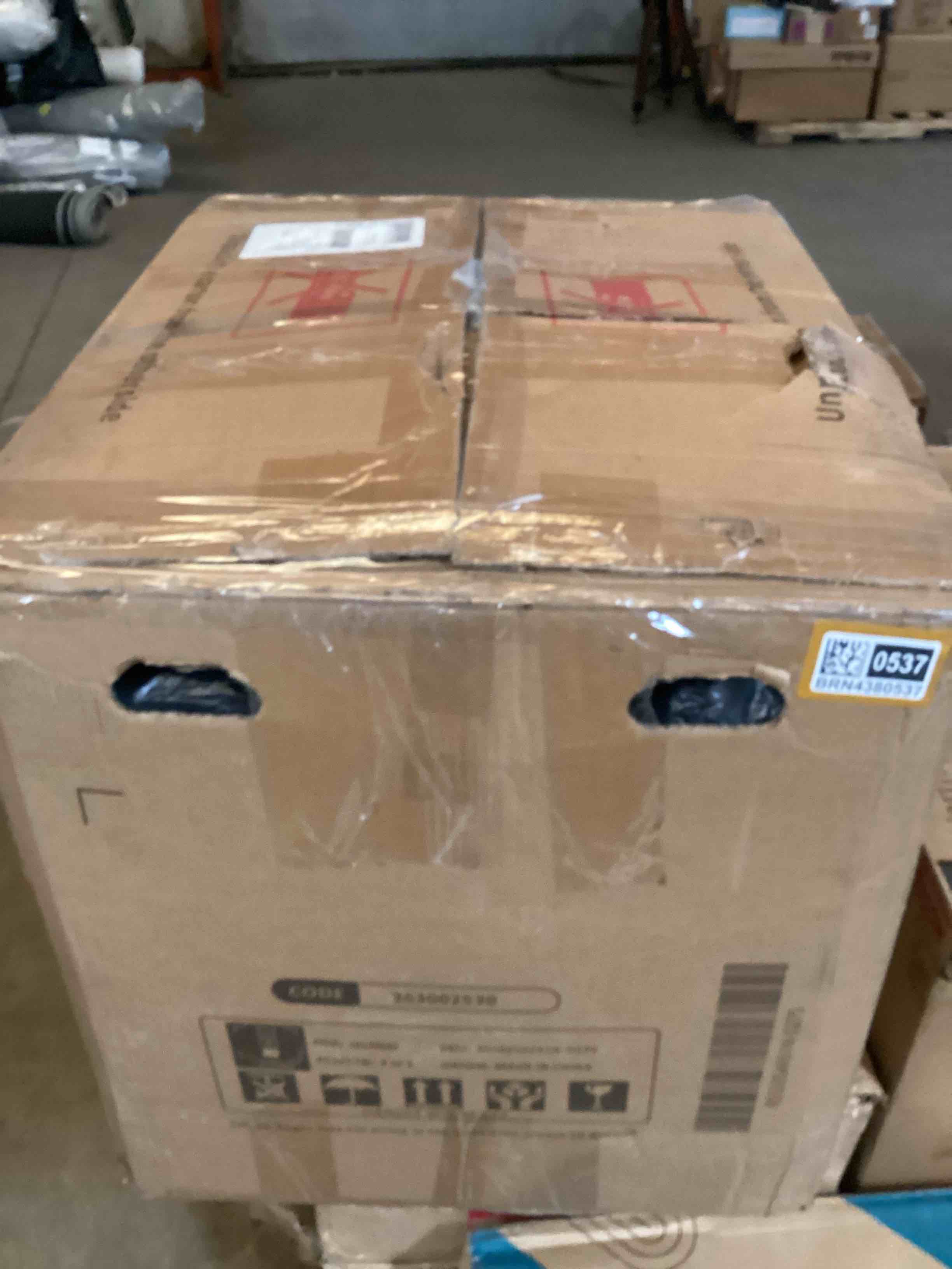 Condition photo showing Good Condition for middle seat of a sectional 