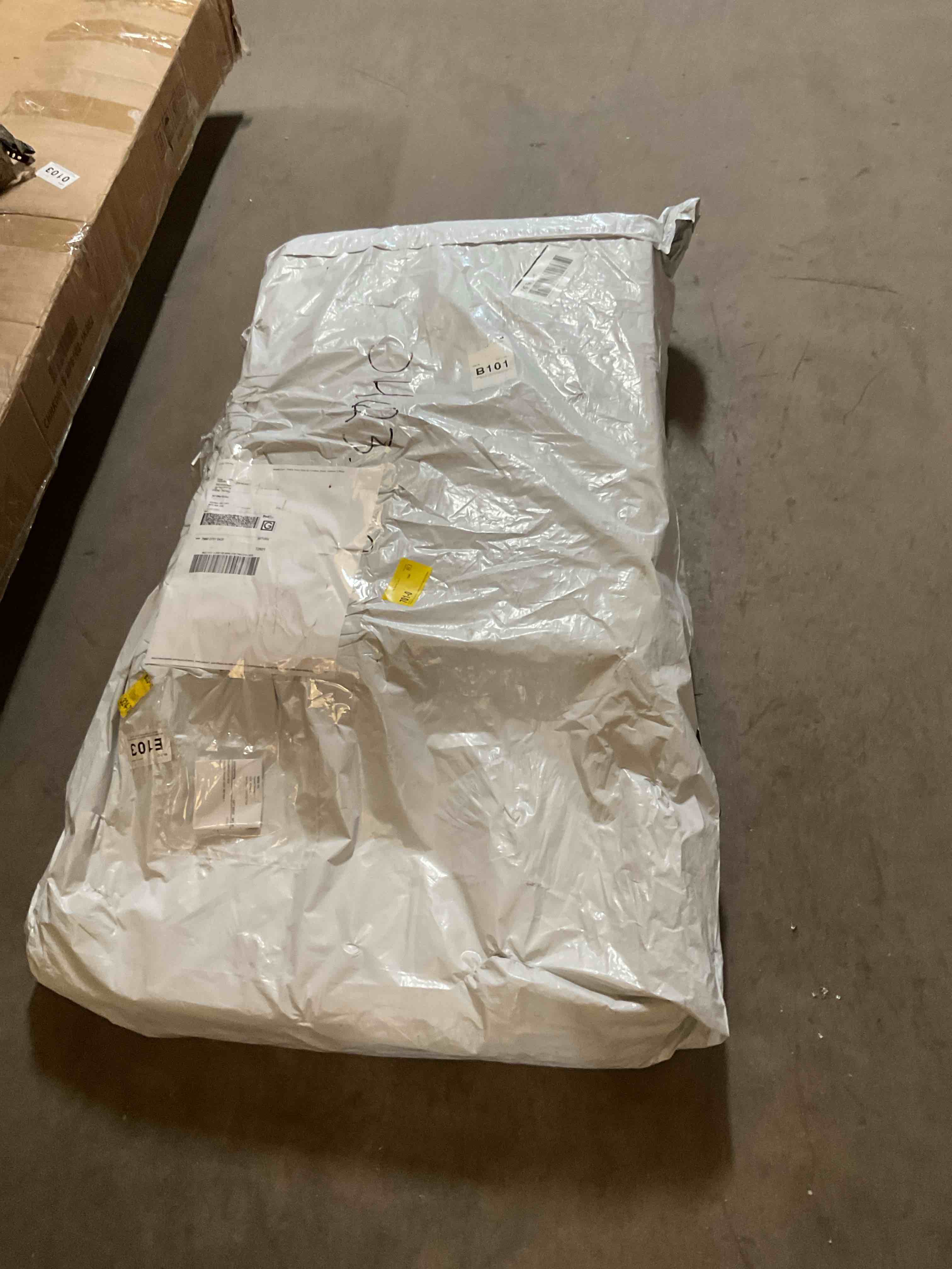 Condition photo showing Good Condition for wynee outdoor 4'' chaise lounge cushion, overall 72" l x 21" w (1 pcs)