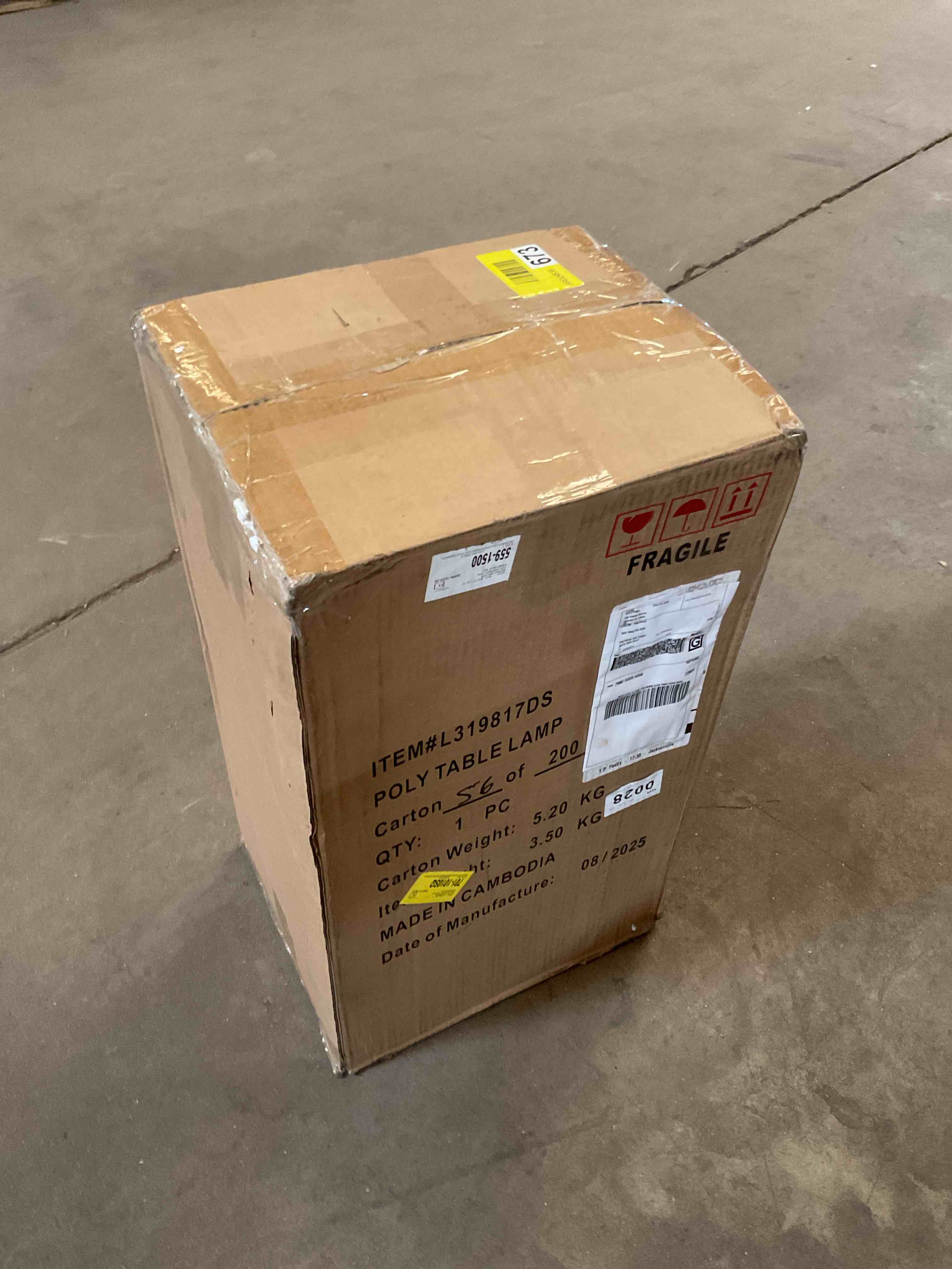 Condition photo showing Good Condition for malta 23" white ashed/light copper table lamp