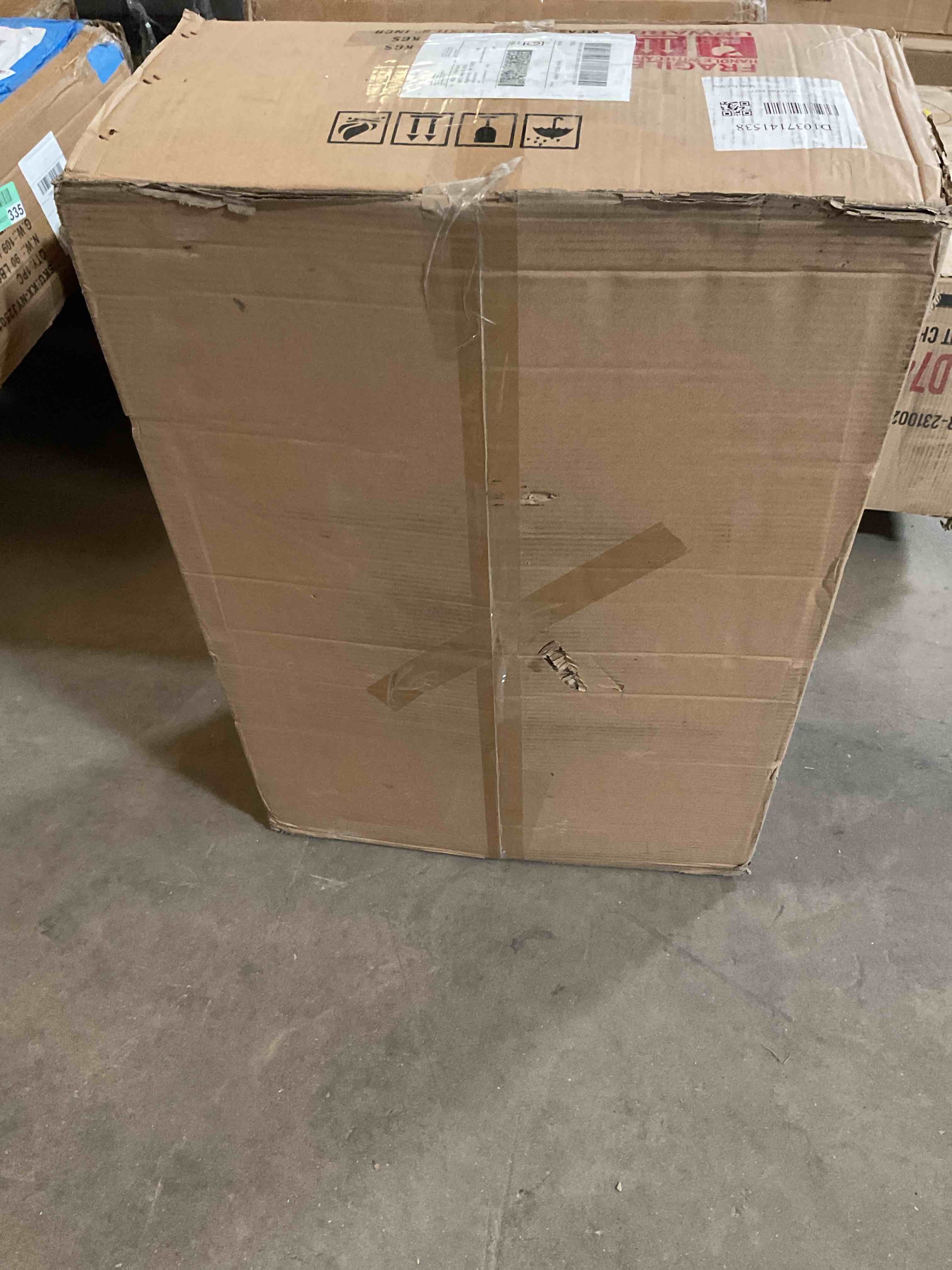 Condition photo showing Good Condition for 30" modern black free-standing single bathroom vanity