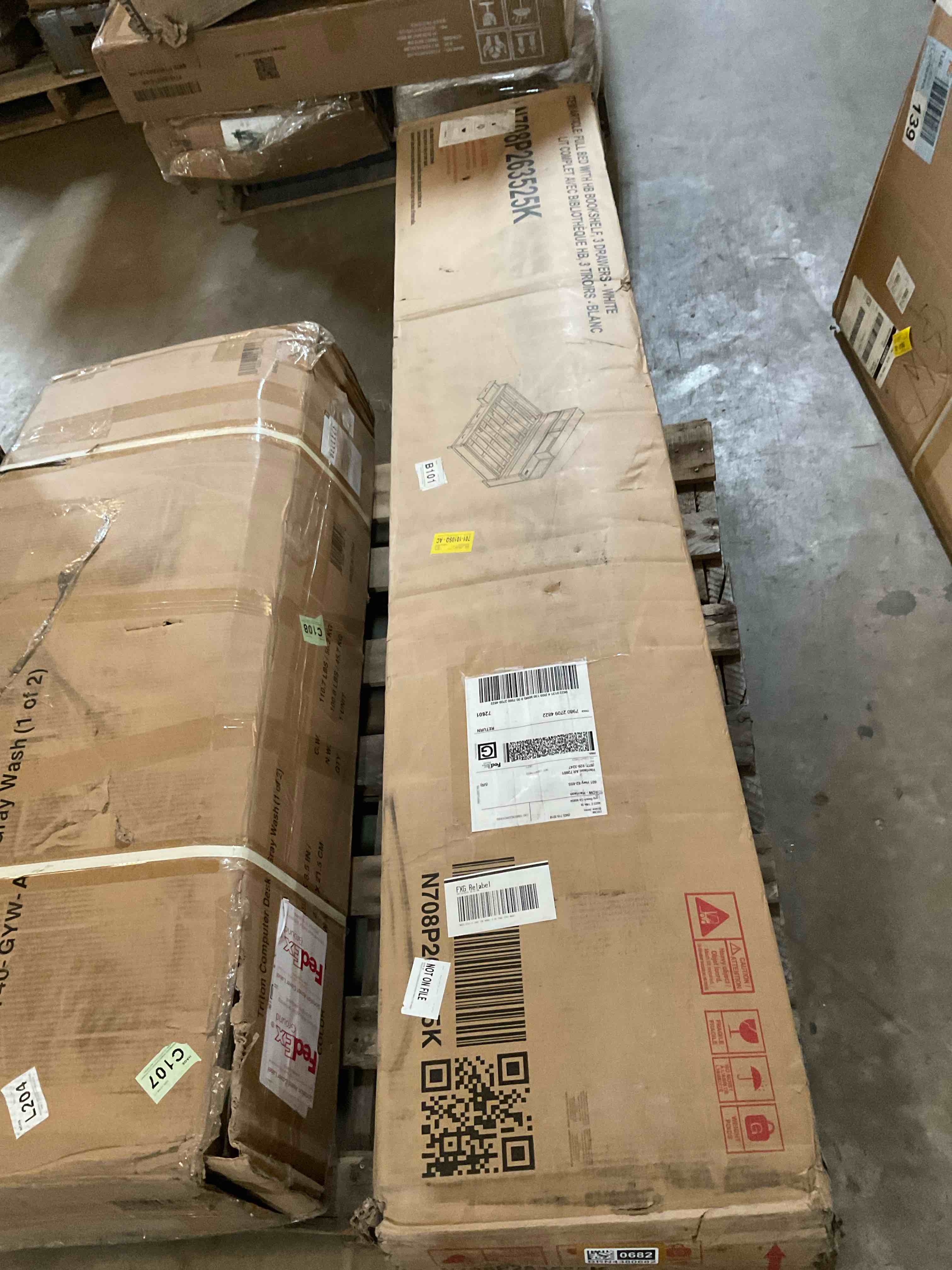 https://s3.amazonaws.com/lotting-images-prod/RustDustWanderlust/BRN4380682_1776883882388.jpeg