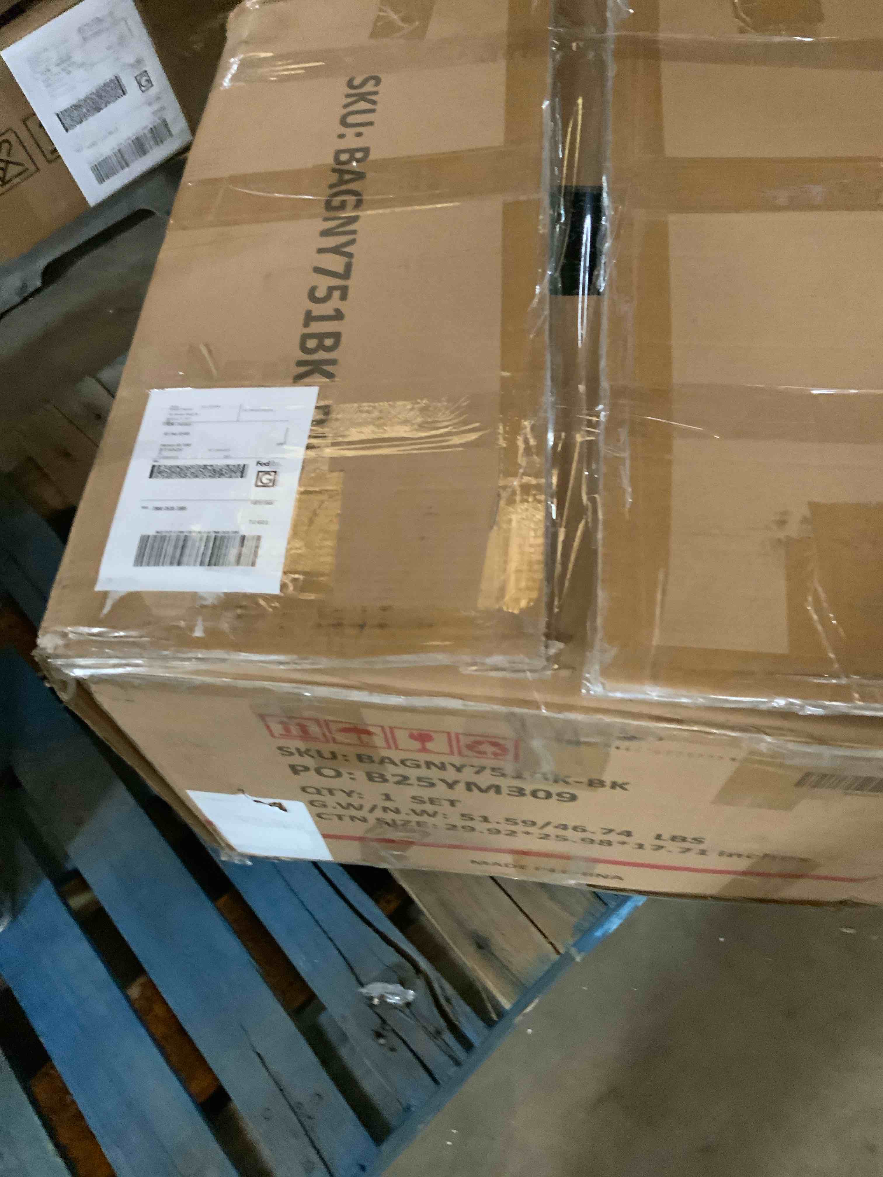 https://s3.amazonaws.com/lotting-images-prod/RustDustWanderlust/BRN4380710_1776969017883.jpeg