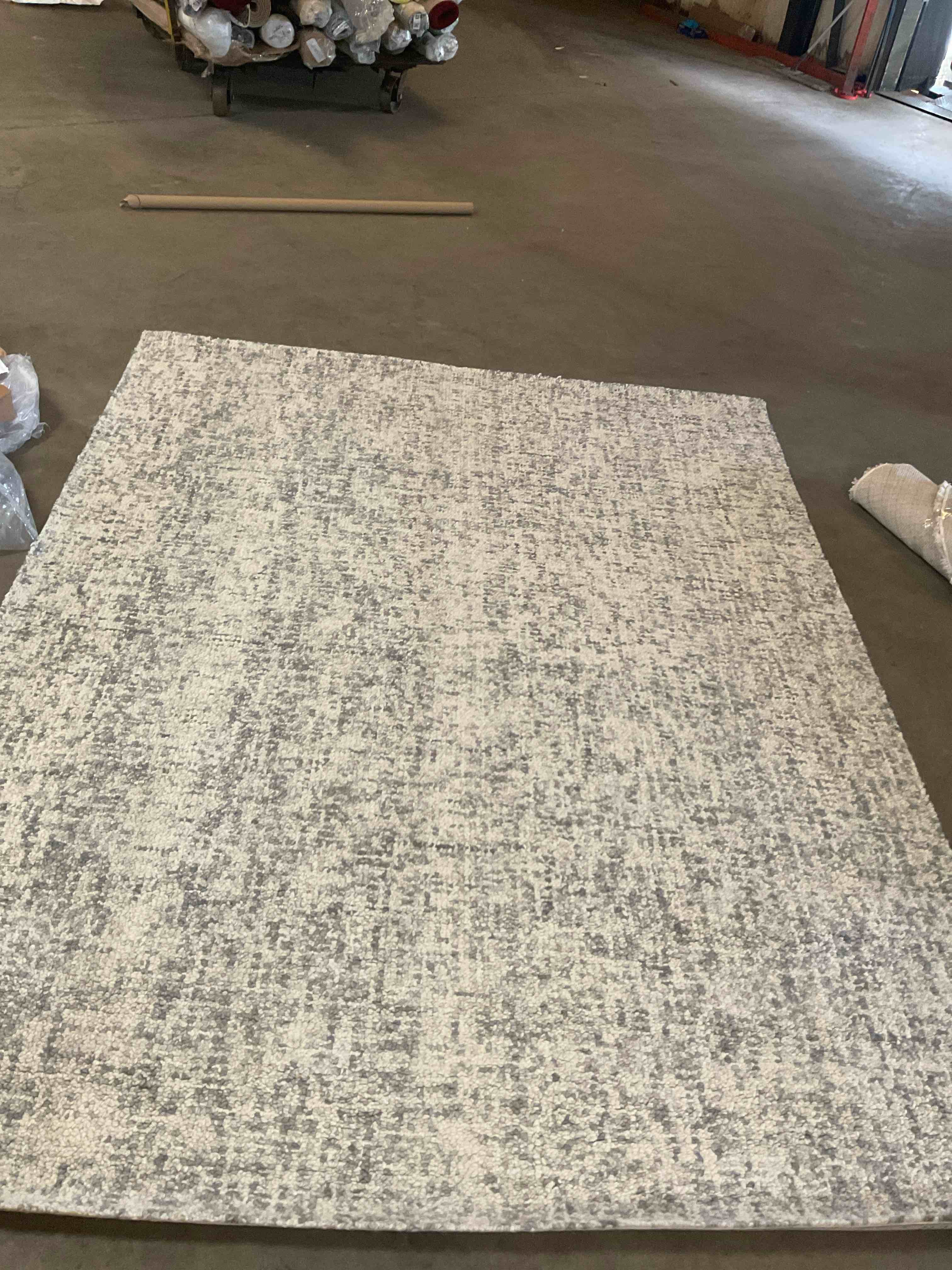 evett area rug in gray/ivory 8’x10’