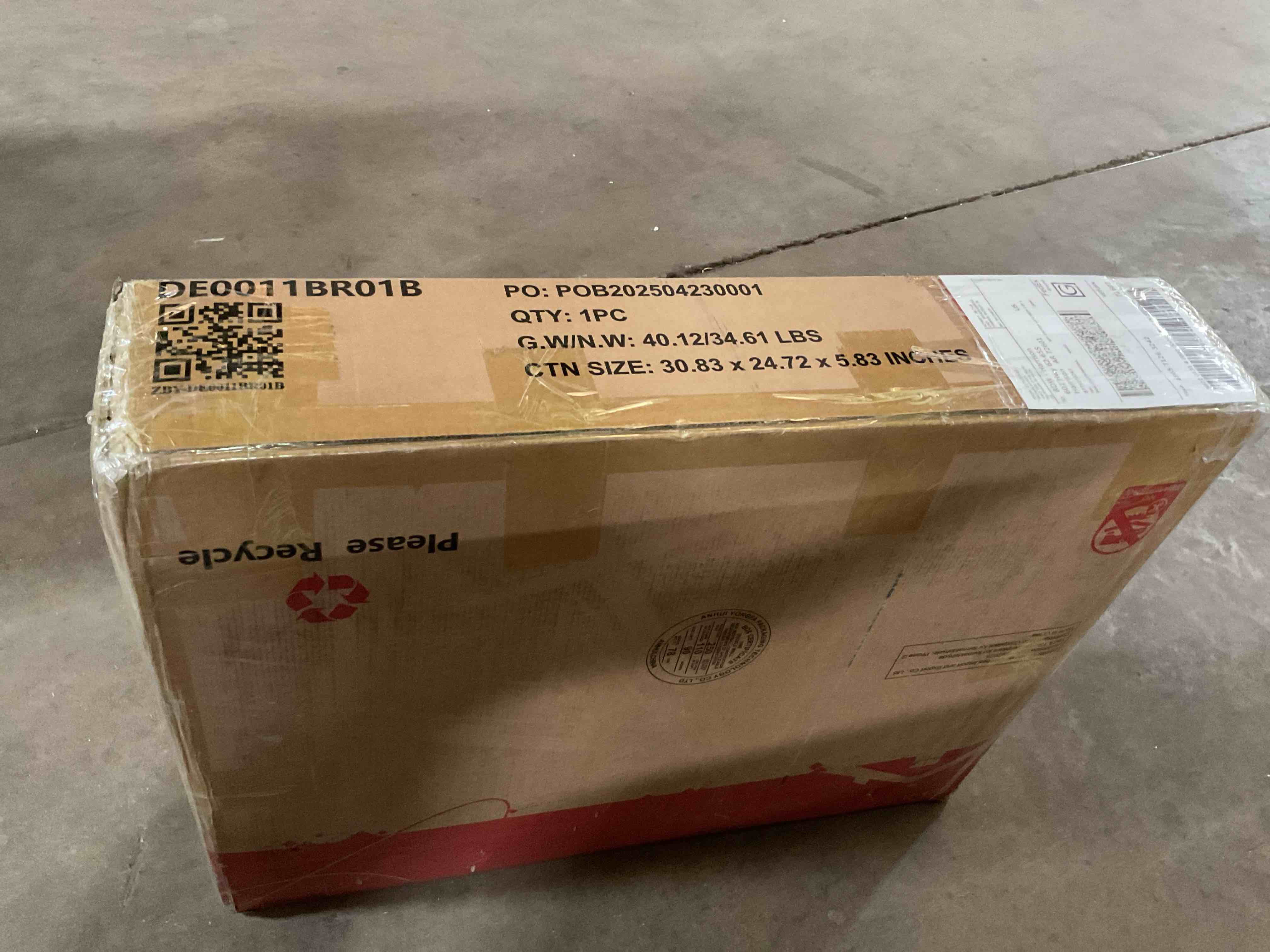 Condition photo showing Good Condition for 27.1" dog crate furniture with cushion and wheels