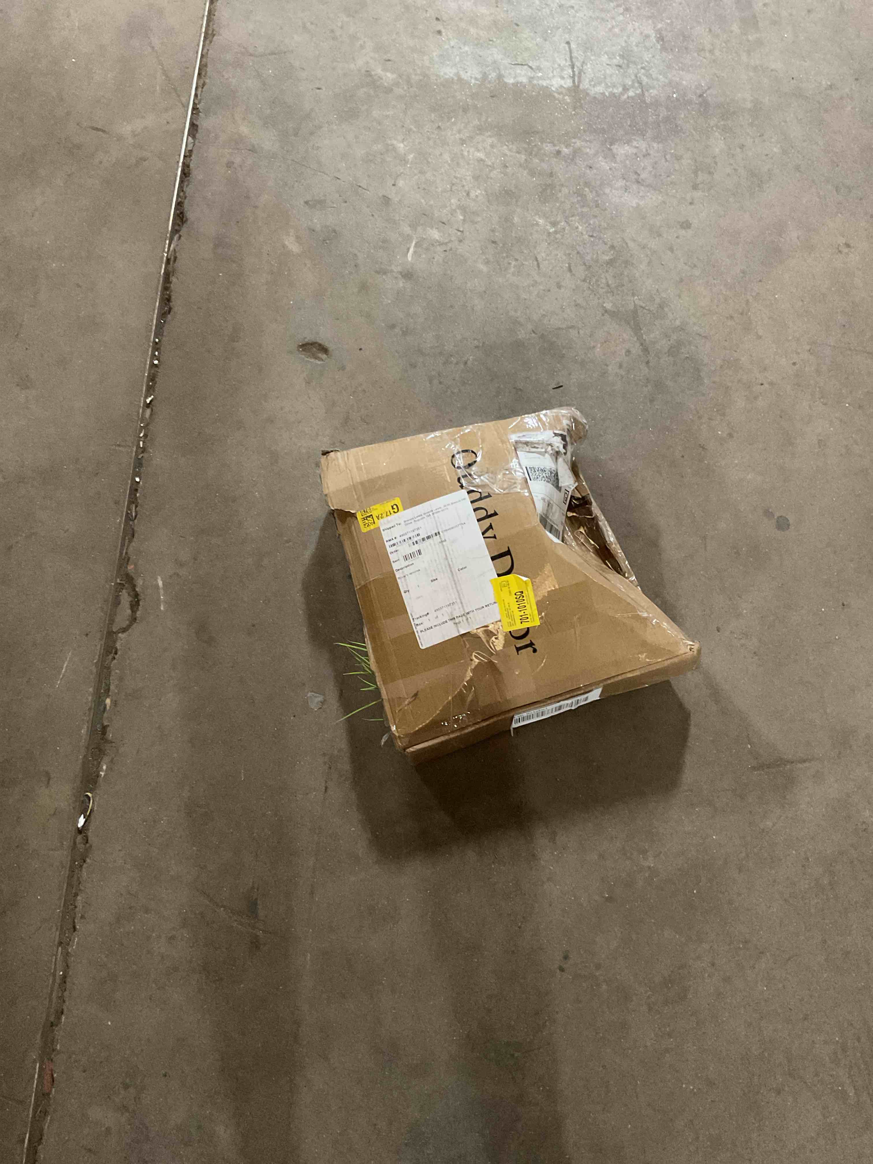 https://s3.amazonaws.com/lotting-images-prod/RustDustWanderlust/BRN4380806_1776976177427.jpeg