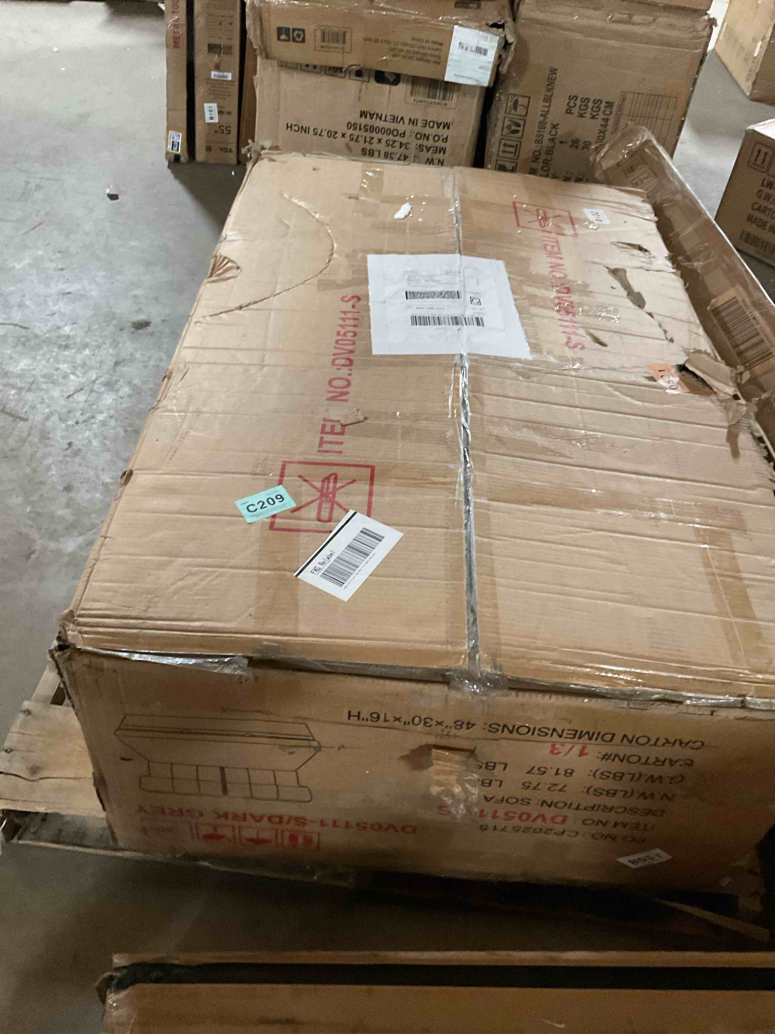 Condition photo showing Good Condition for pull out sofa