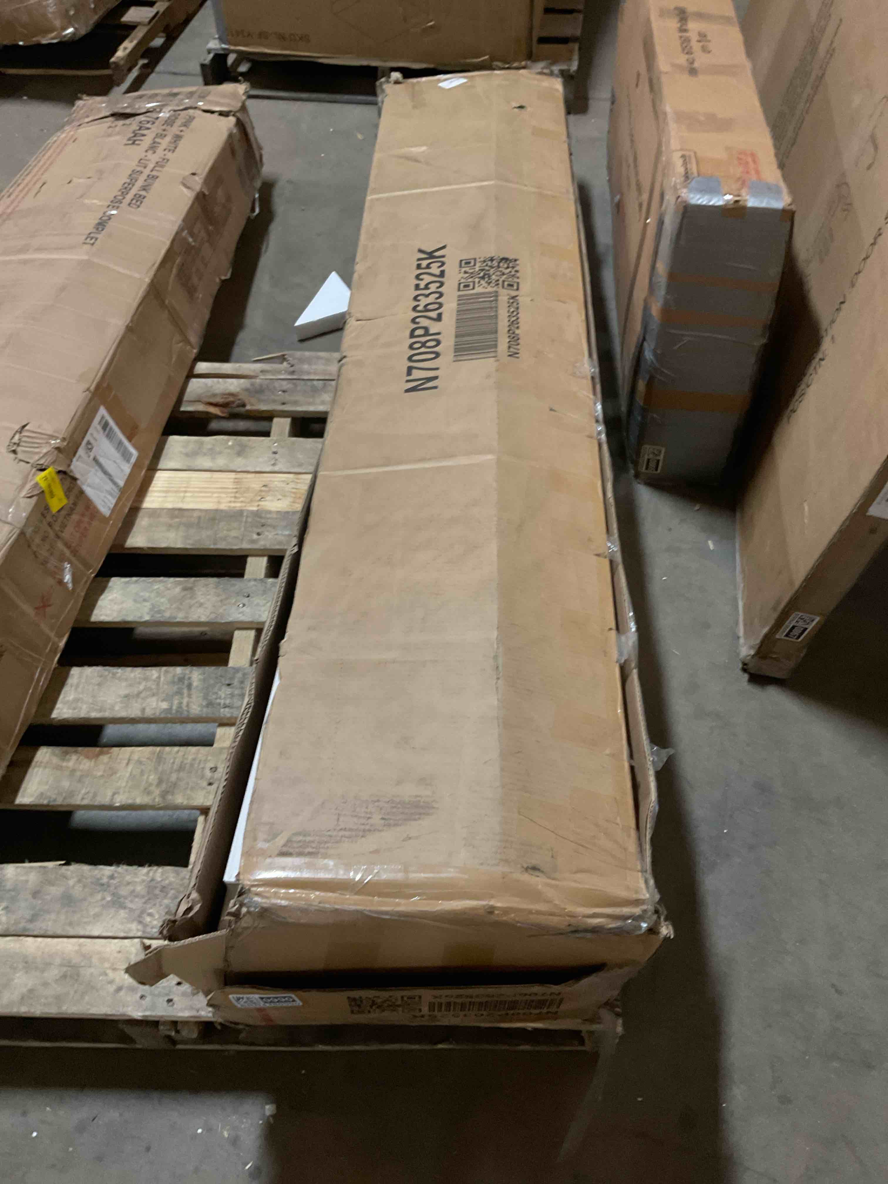 Condition photo showing Good Condition for incomplete full size bedframe