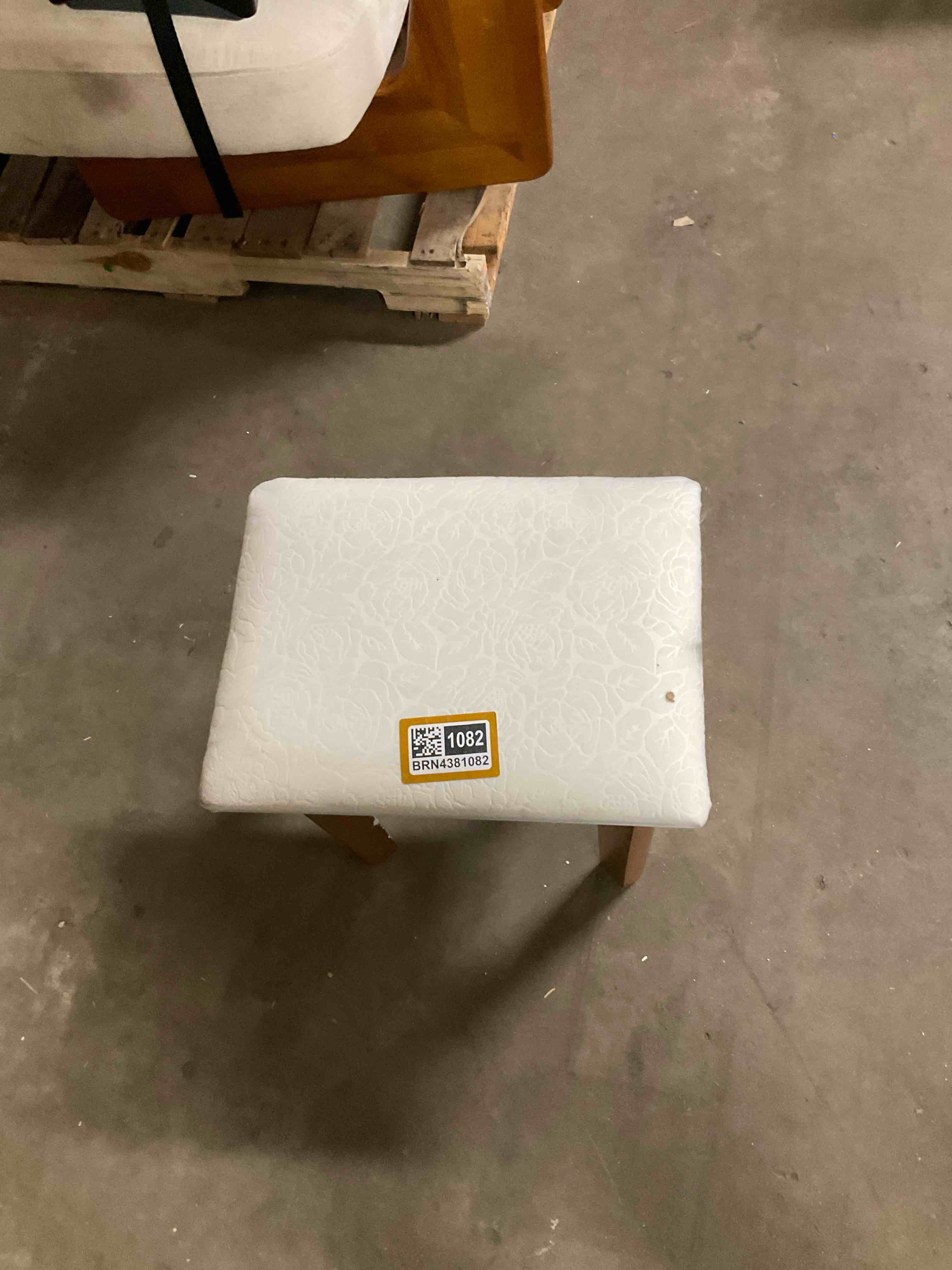 Condition photo showing Good Condition for CASTAWAY VANITY STOOL