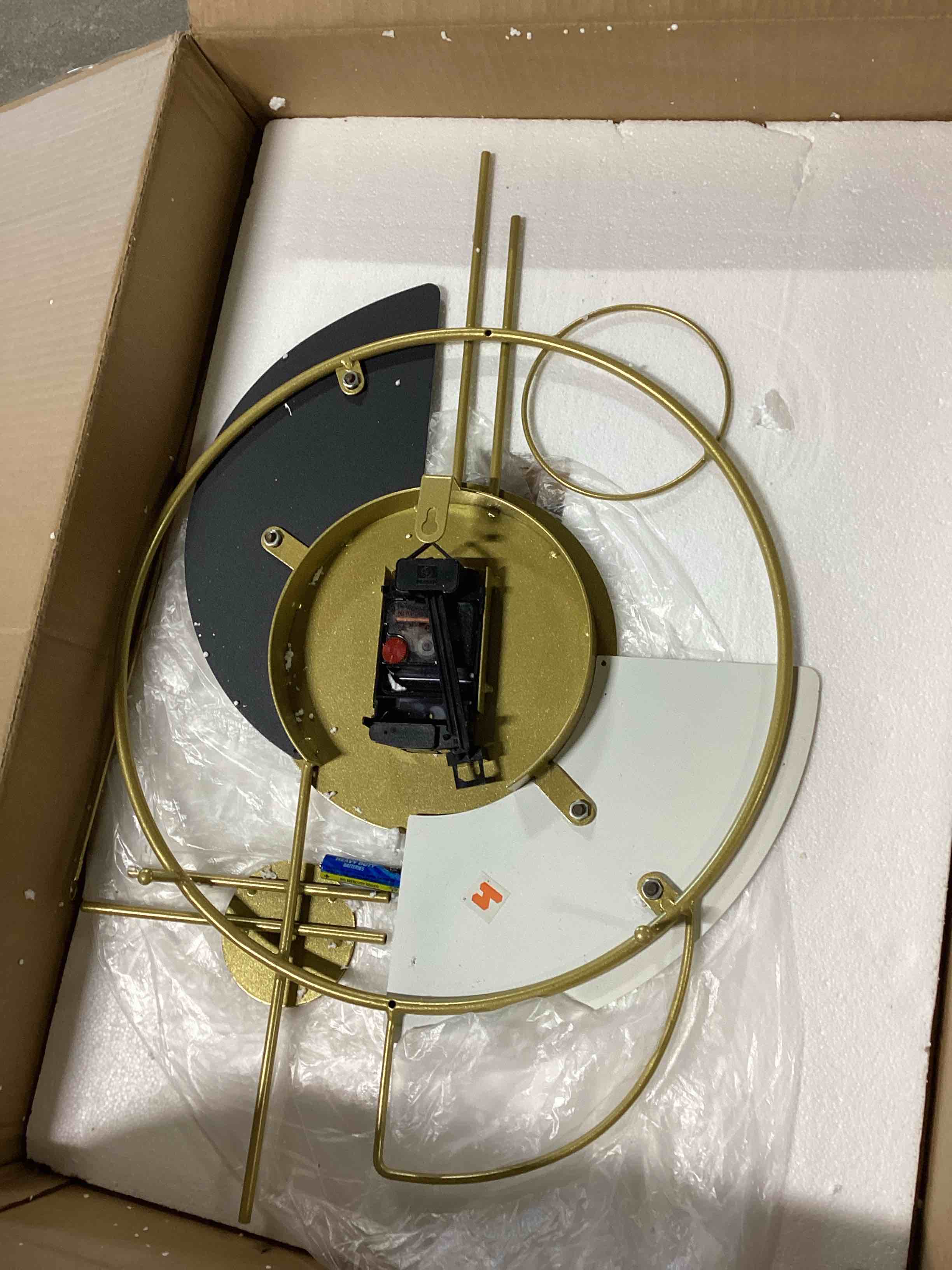 Condition photo showing Good Condition for (incomplete ) gold ceiling fan
