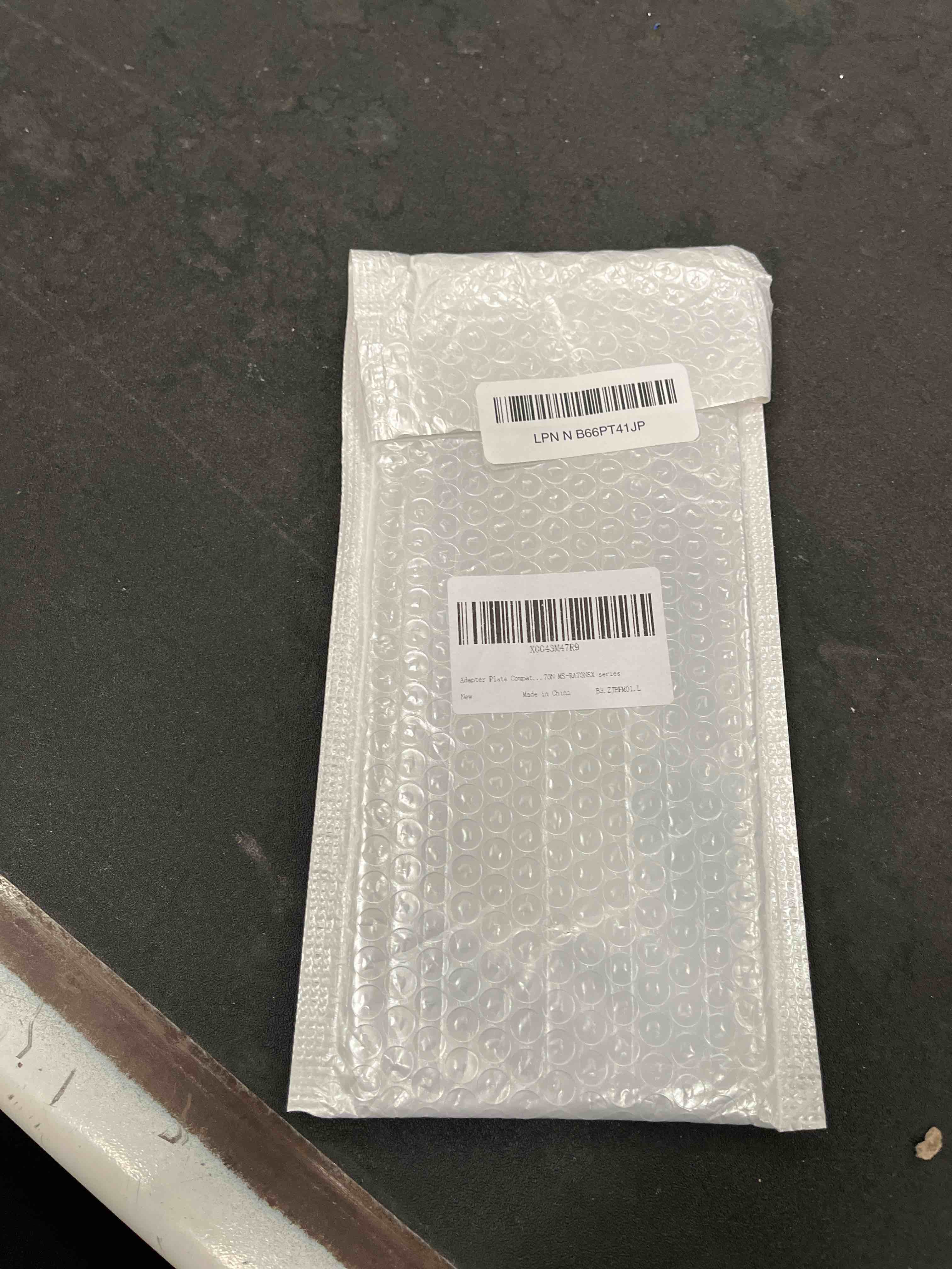 https://s3.amazonaws.com/lotting-images-prod/RustDustWanderlust/BRN4381404_1776096977062.jpeg