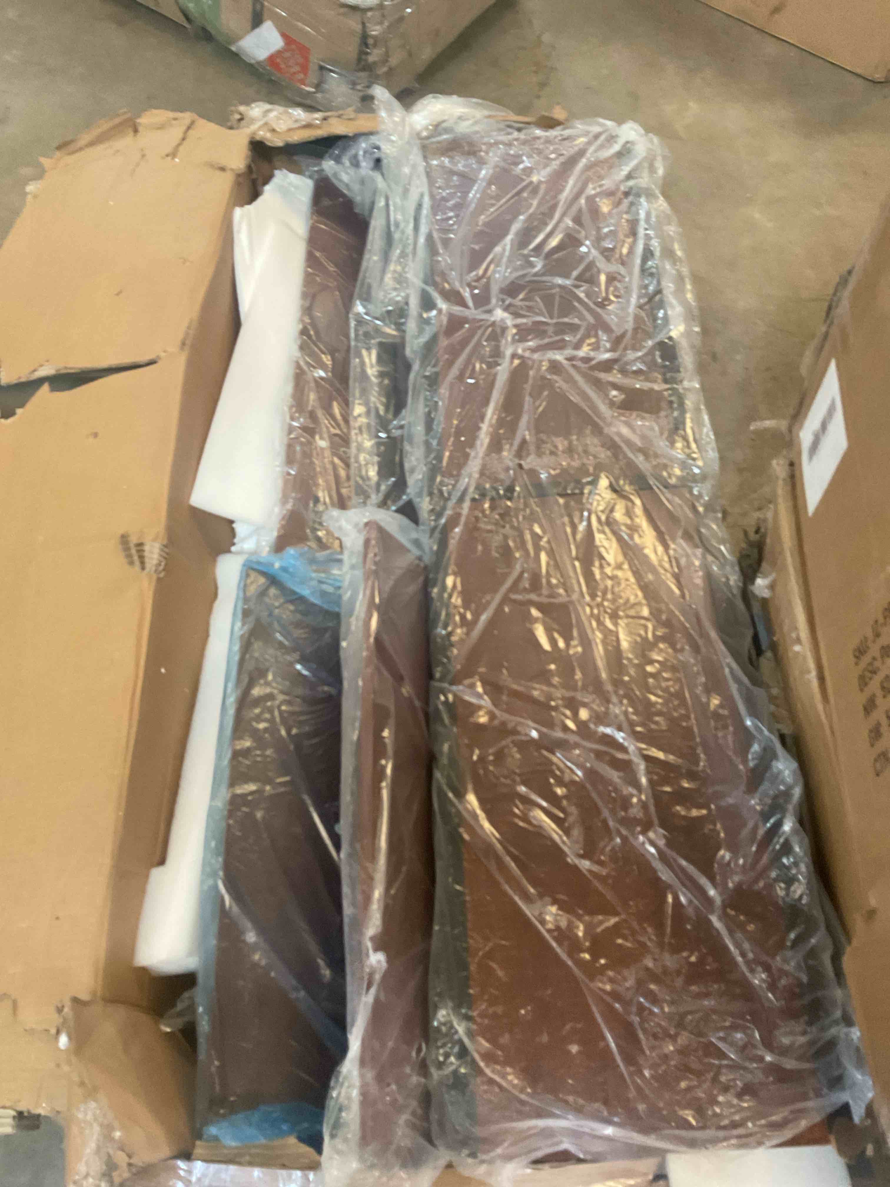 Condition photo showing Good Condition for wood and metal hardware from furniture 