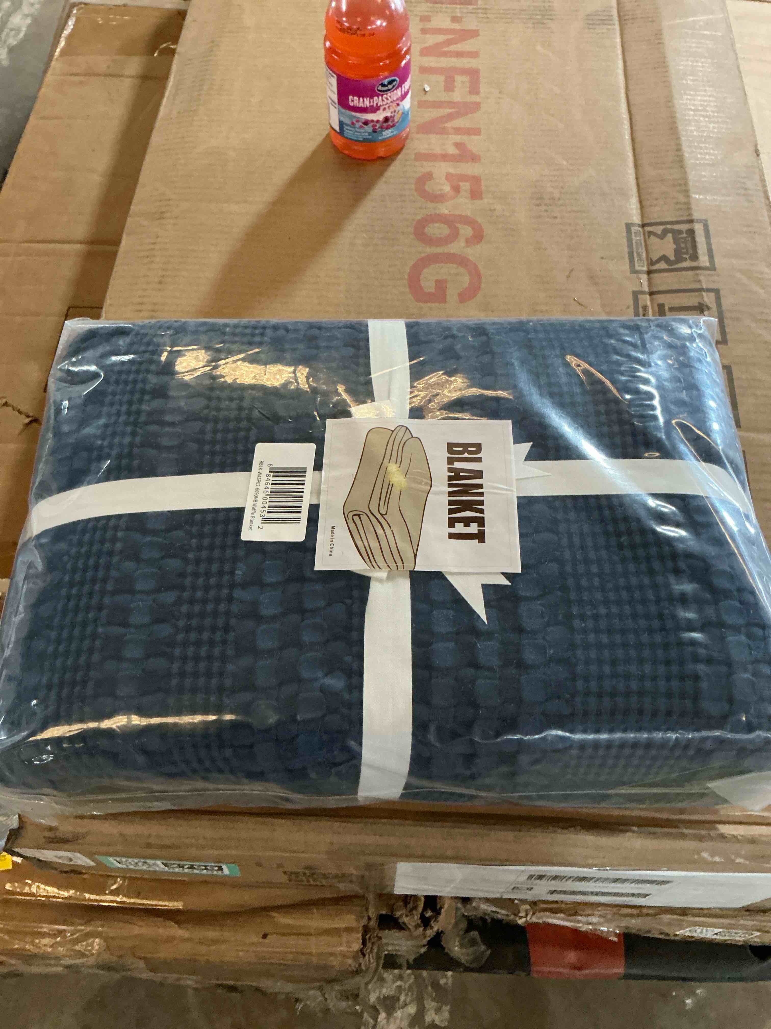 Condition photo showing Good Condition for waffle blanket