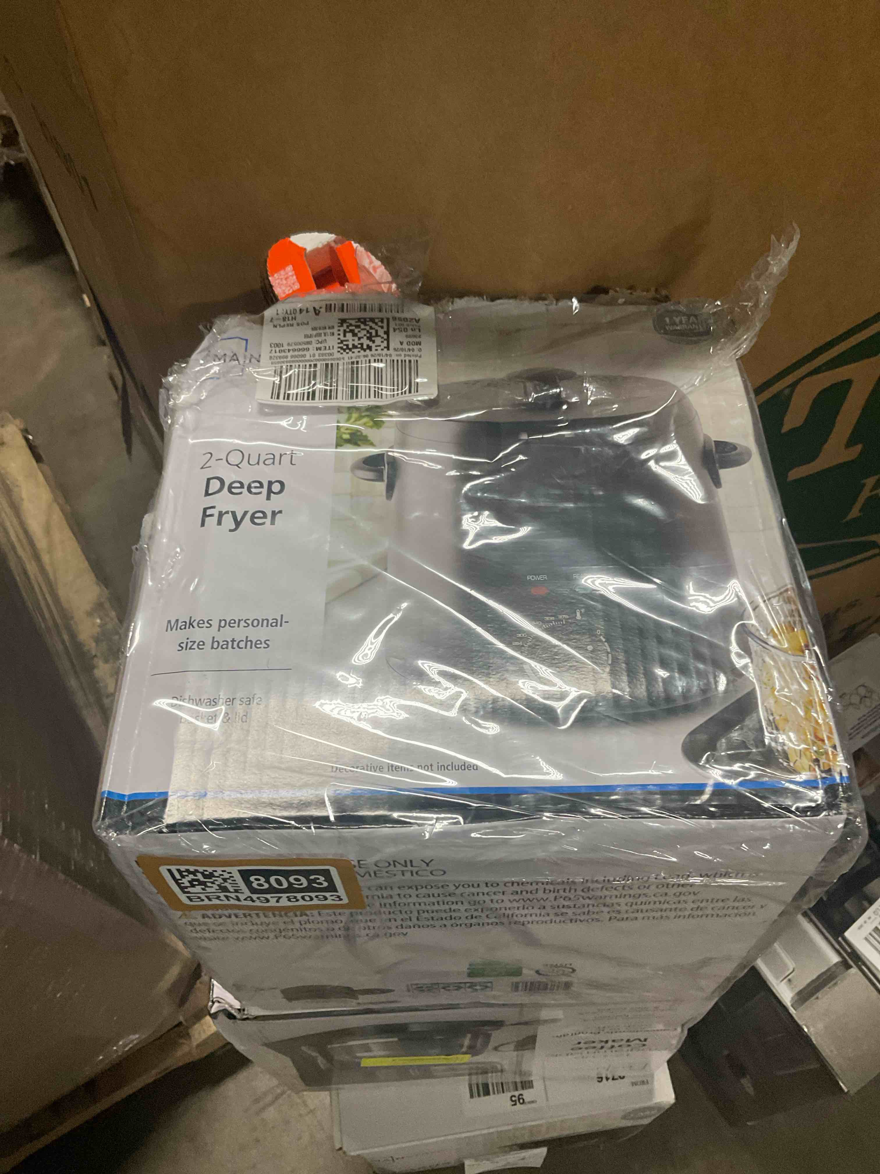 Condition photo showing Good Condition for main stays 2 quart deep fryer