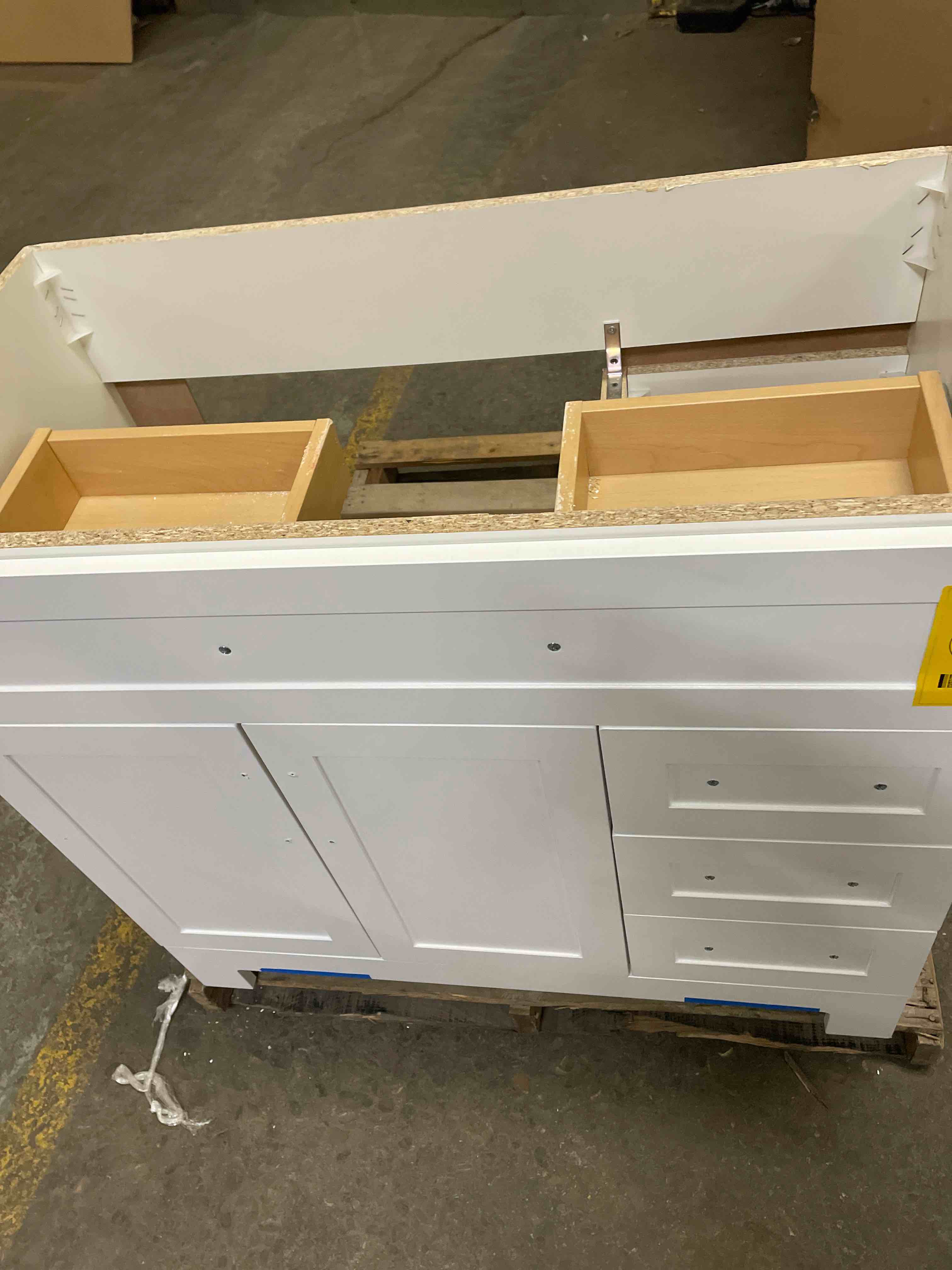 Condition photo showing Good Condition for sink vanity