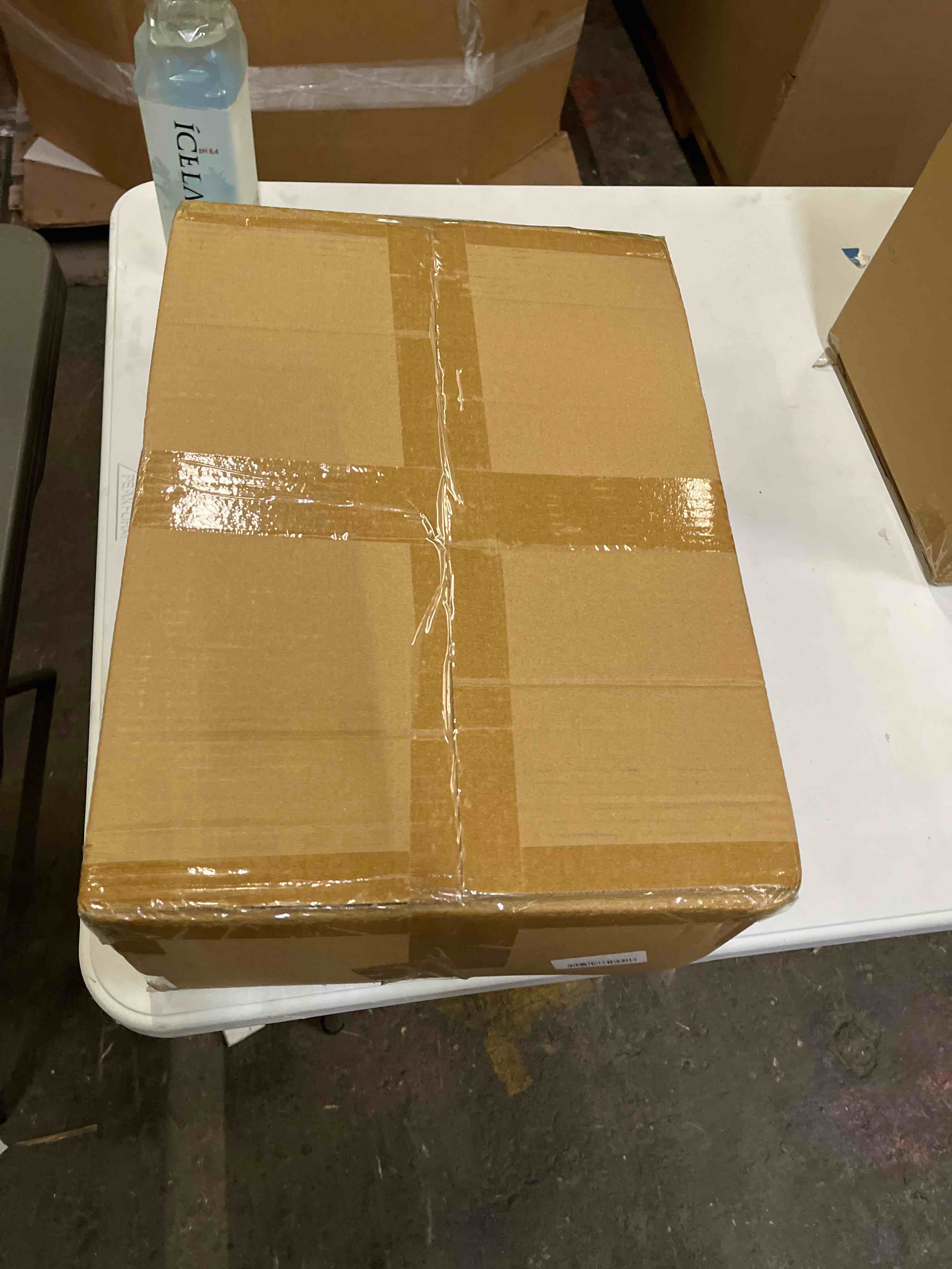 https://s3.amazonaws.com/lotting-images-prod/RustDustWanderlust/BRN4980928_1778074609298.jpeg