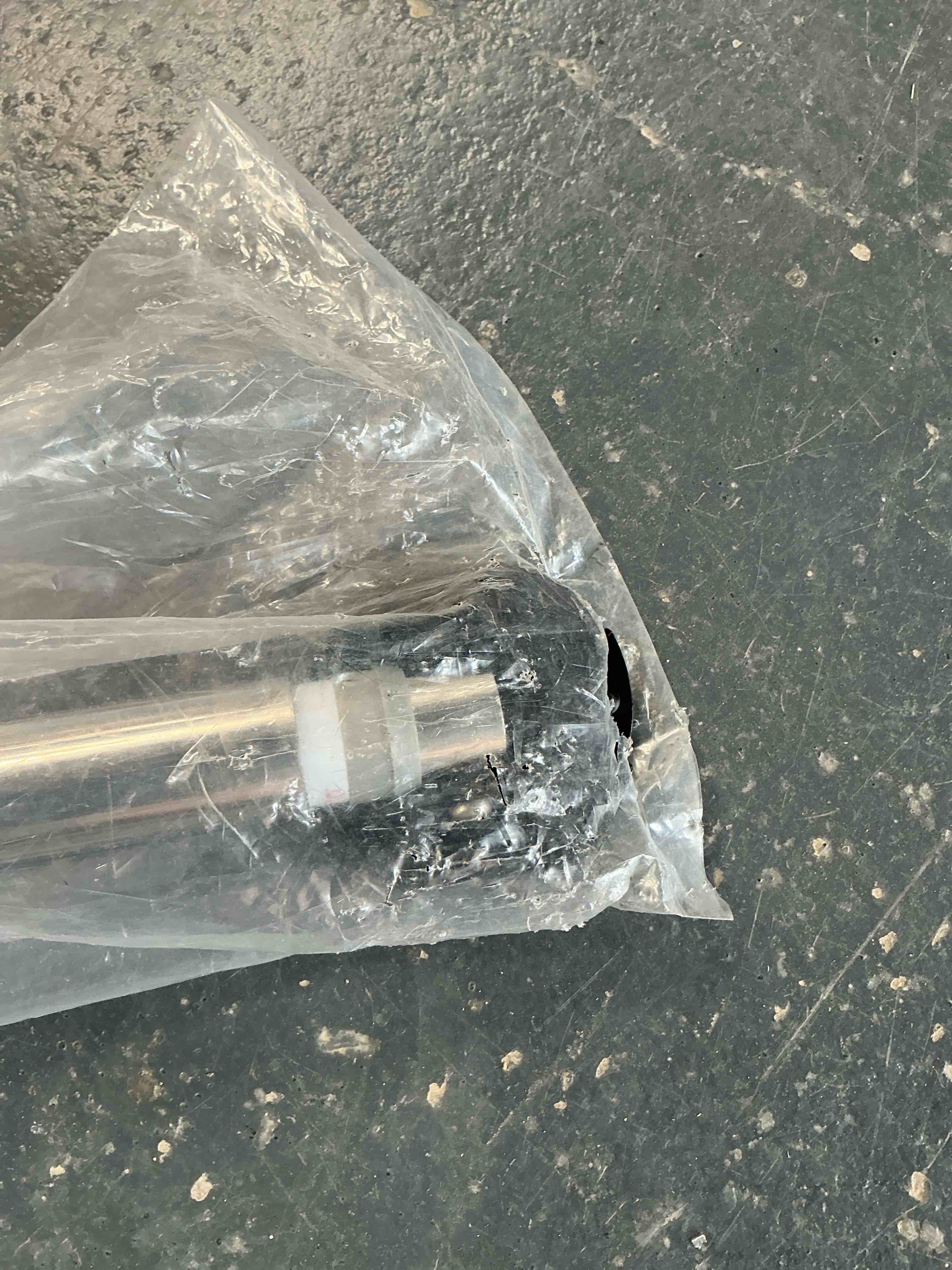 Condition photo showing Good Condition for metal rod