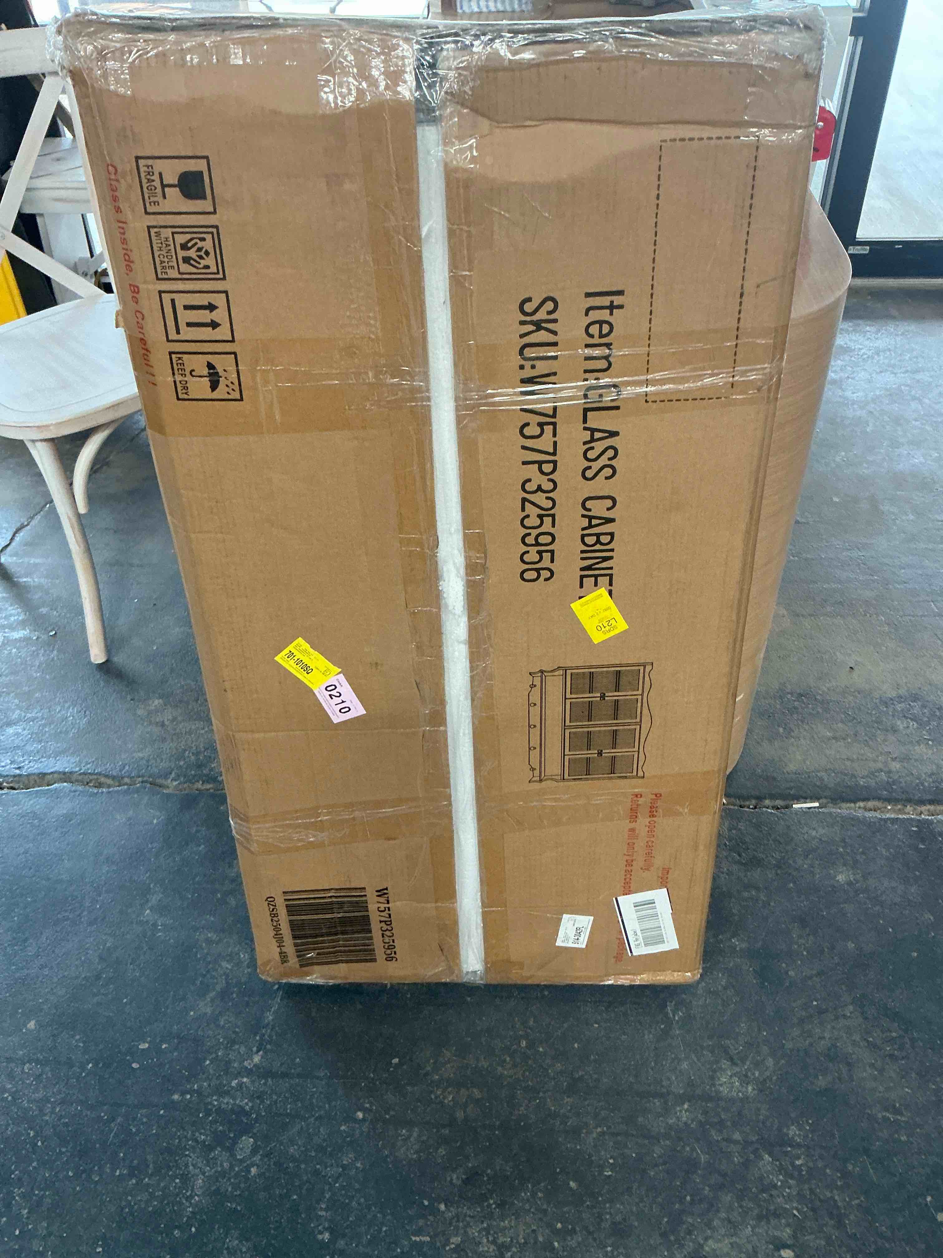 https://s3.amazonaws.com/lotting-images-prod/RustDustWanderlust/BRN4981109_1776975518713.jpeg