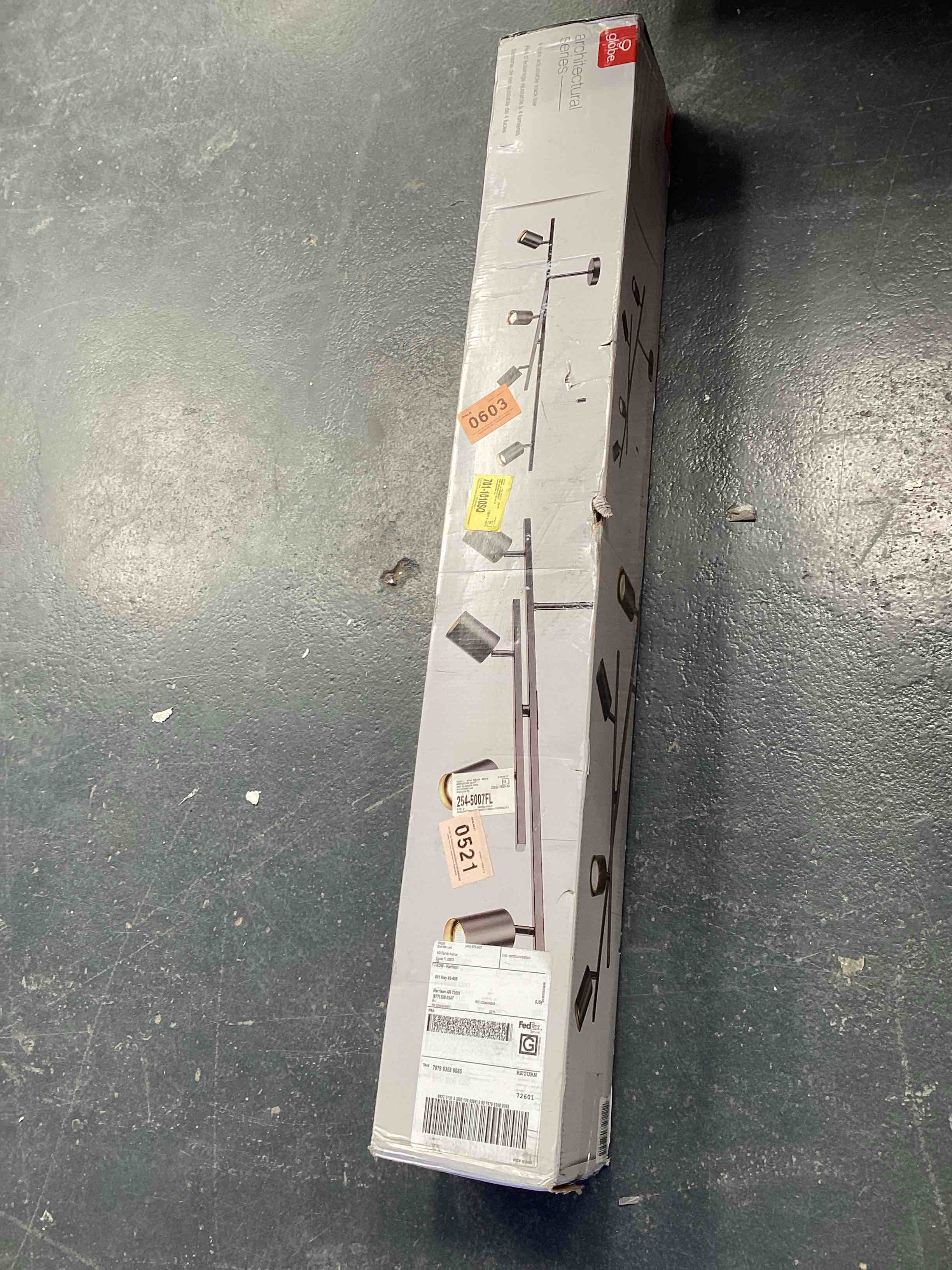 Condition photo showing Good Condition for 4-light adjustable track bar
