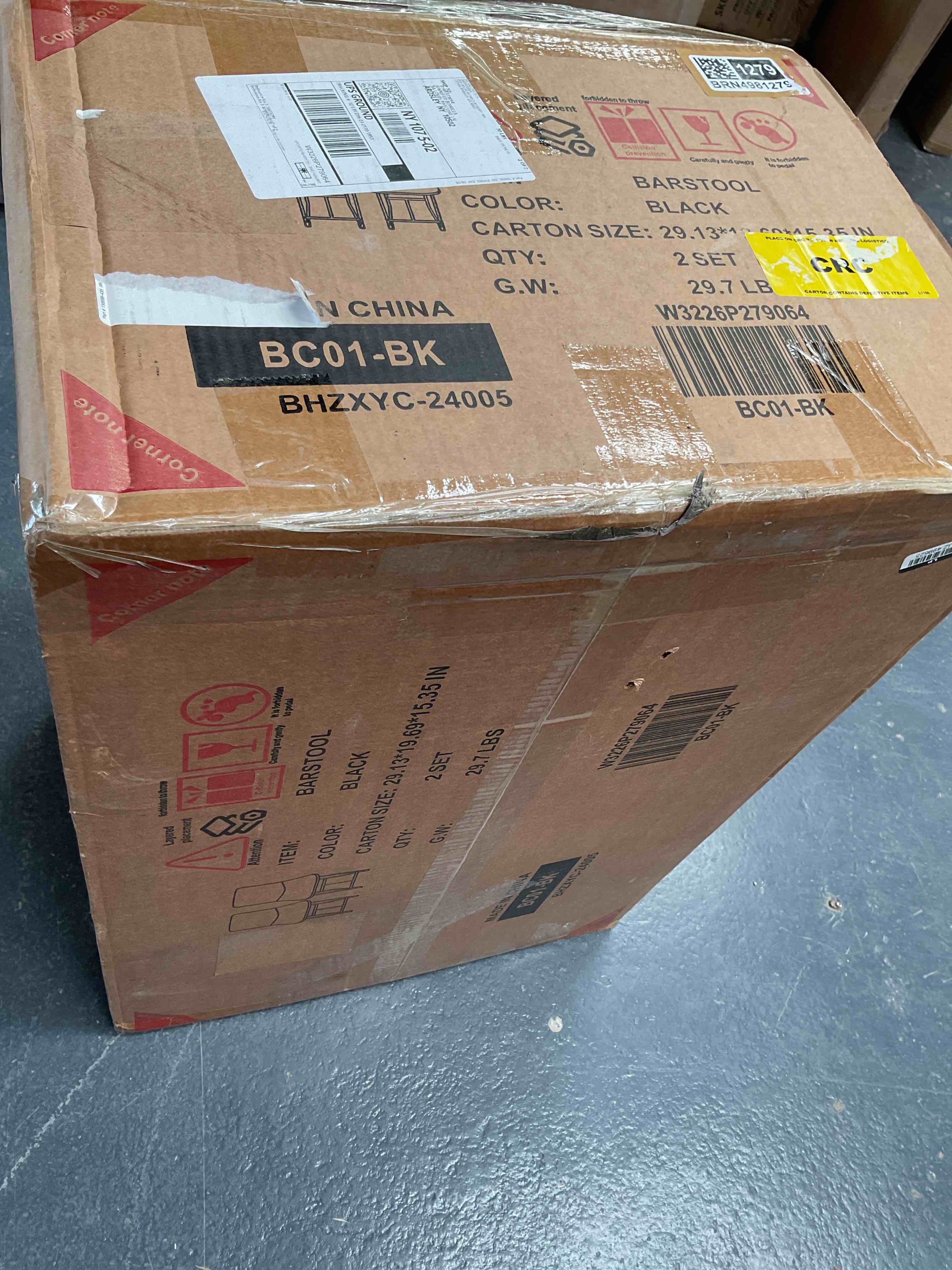 Condition photo showing Good Condition for black barstool