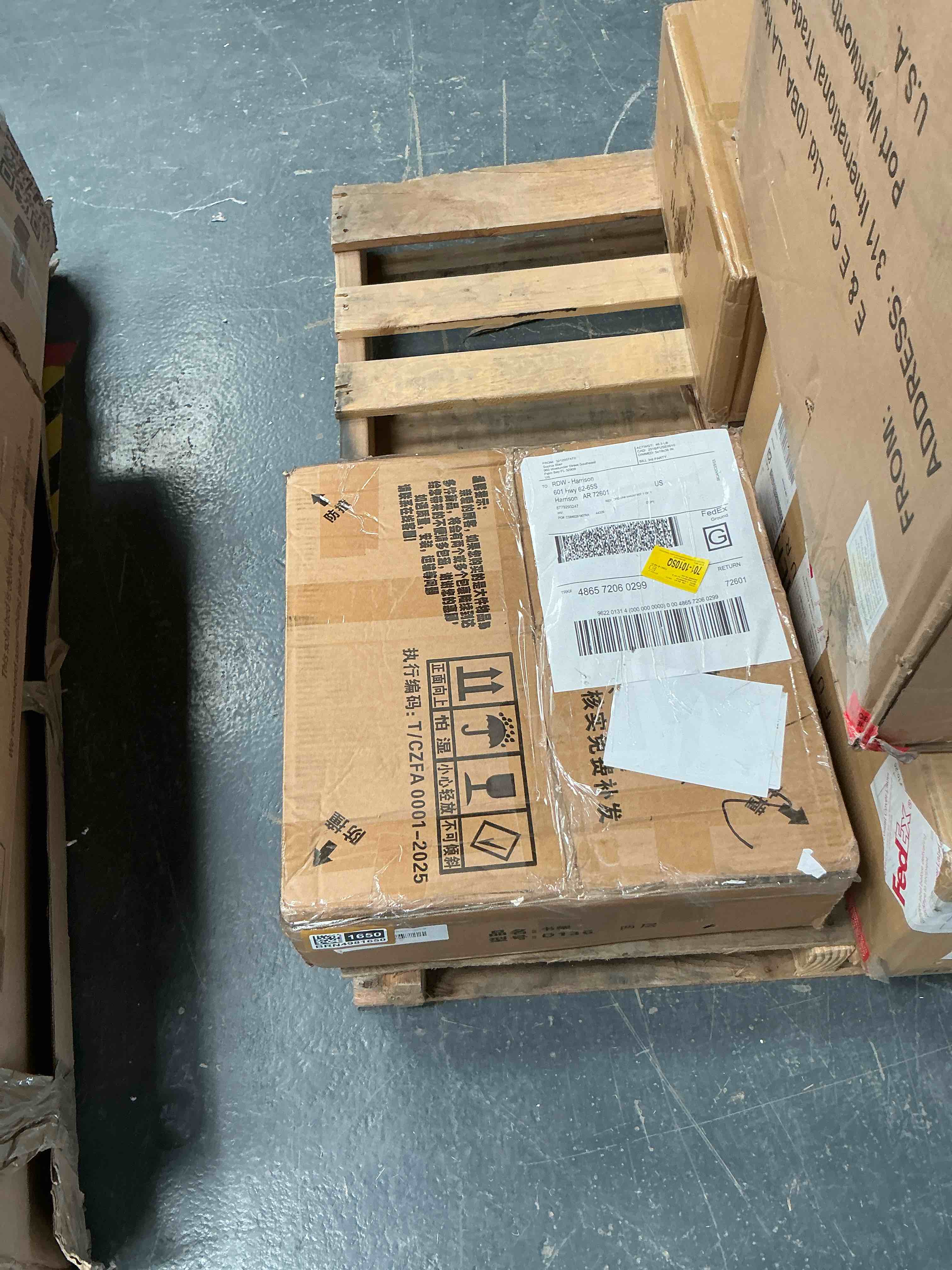 Condition photo showing Good Condition for incomplete hardware only double dresser with 10 storage drawers