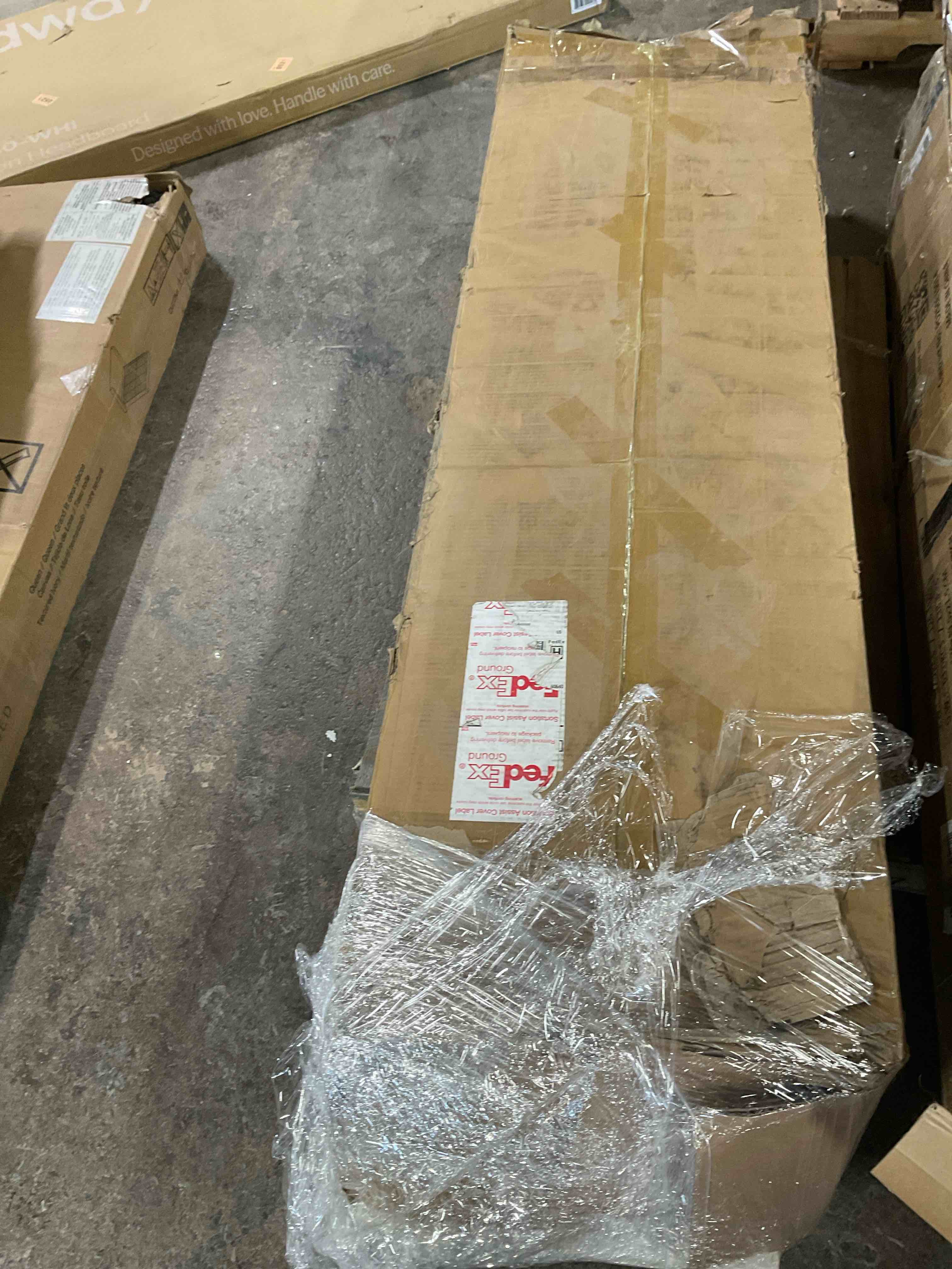 Condition photo showing Good Condition for White TV Stand