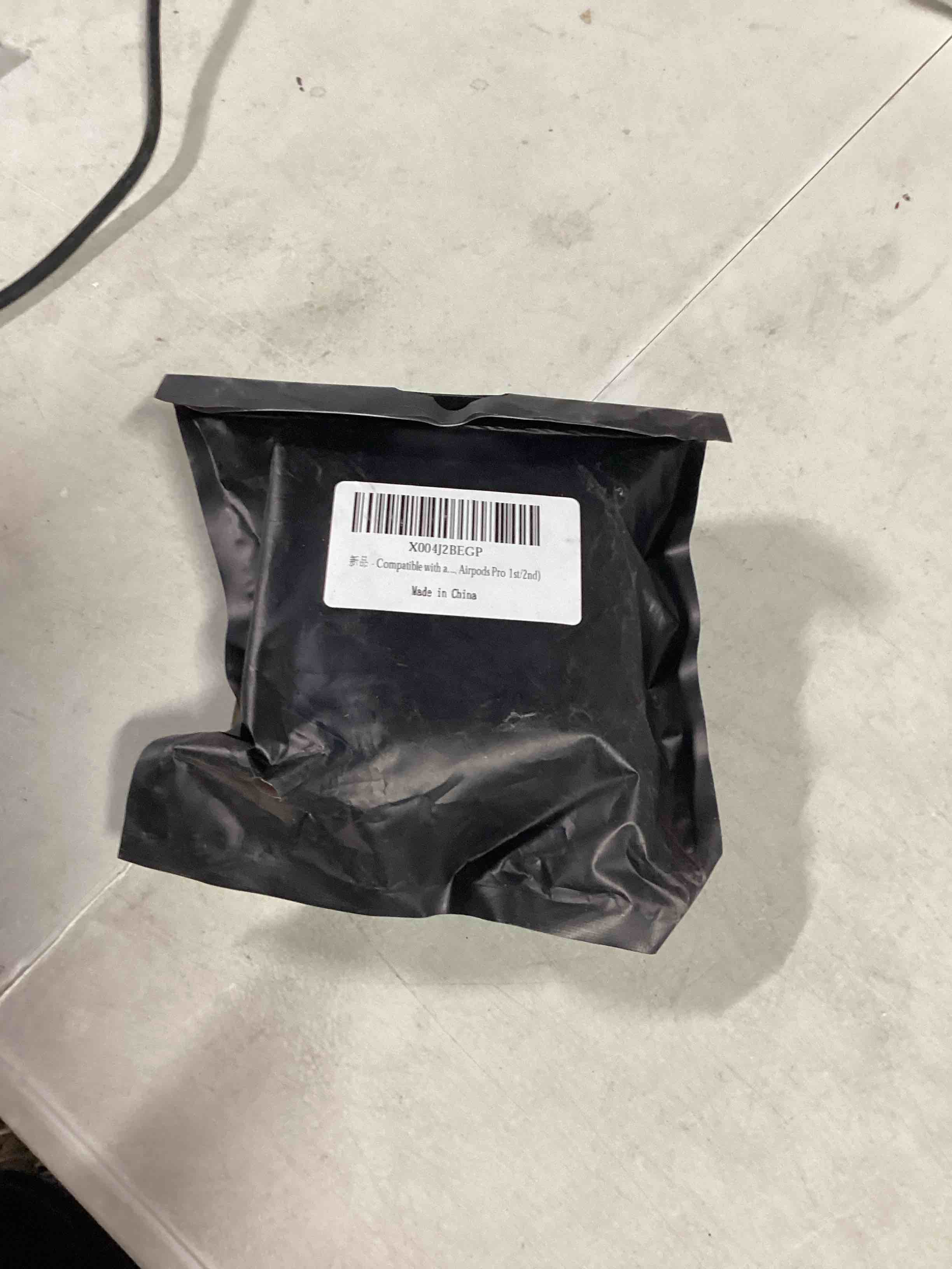 Condition photo showing Good Condition for AirPods Pro 2 Case