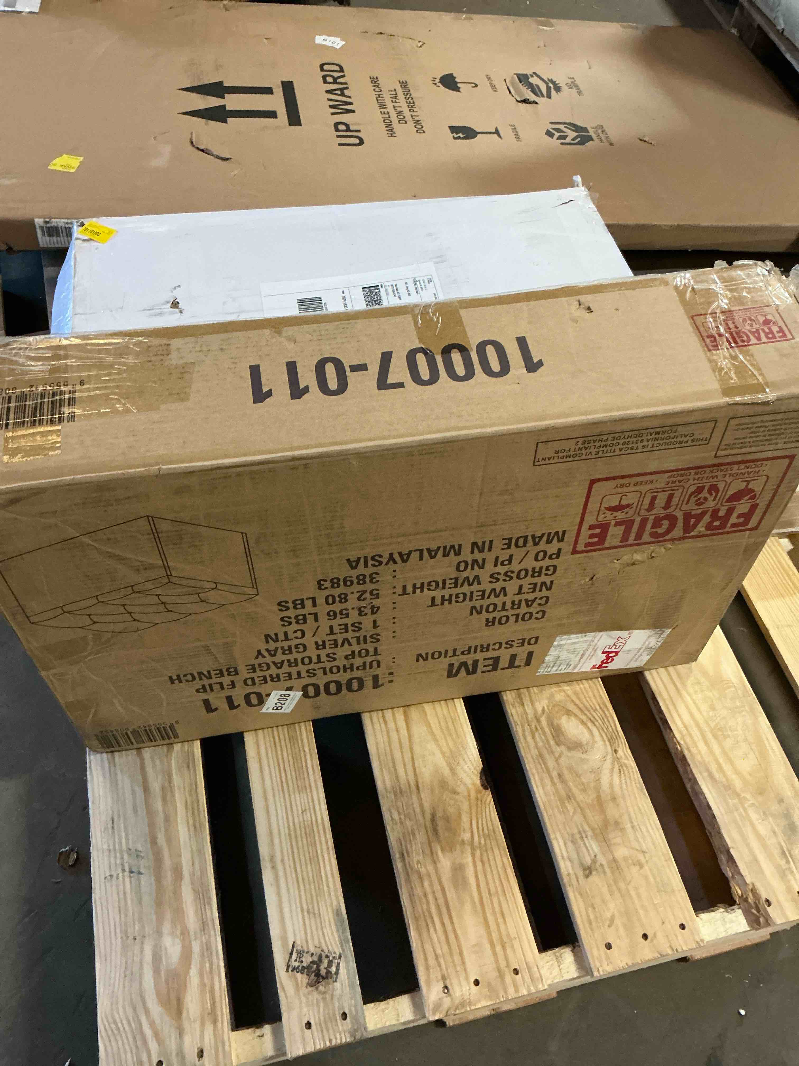 Condition photo showing Good Condition for Hamman Upholstered Flip Top Storage Bench