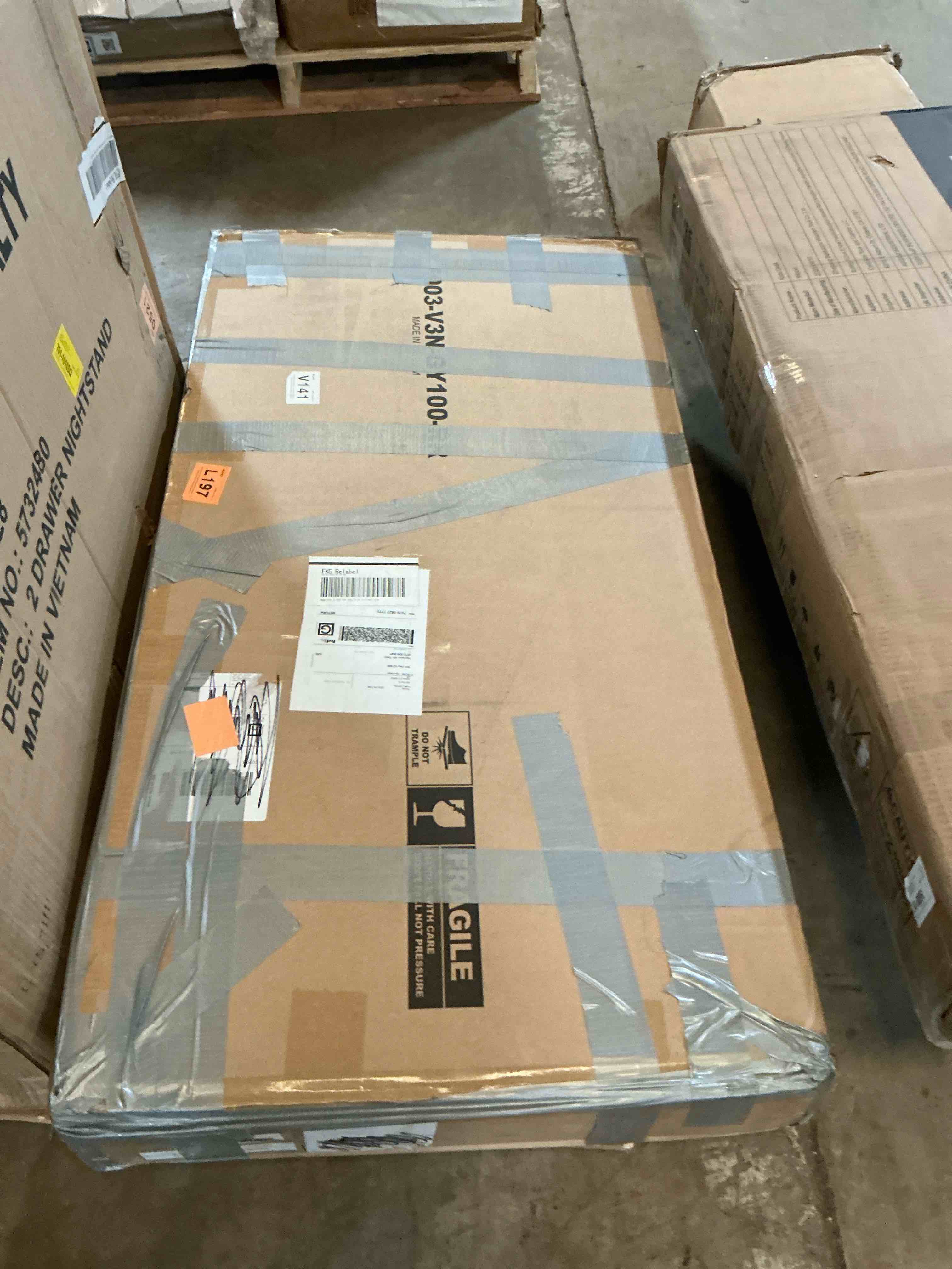 Condition photo showing Good Condition for Eoghan Lift Top Coffee Table with 2 Drawers