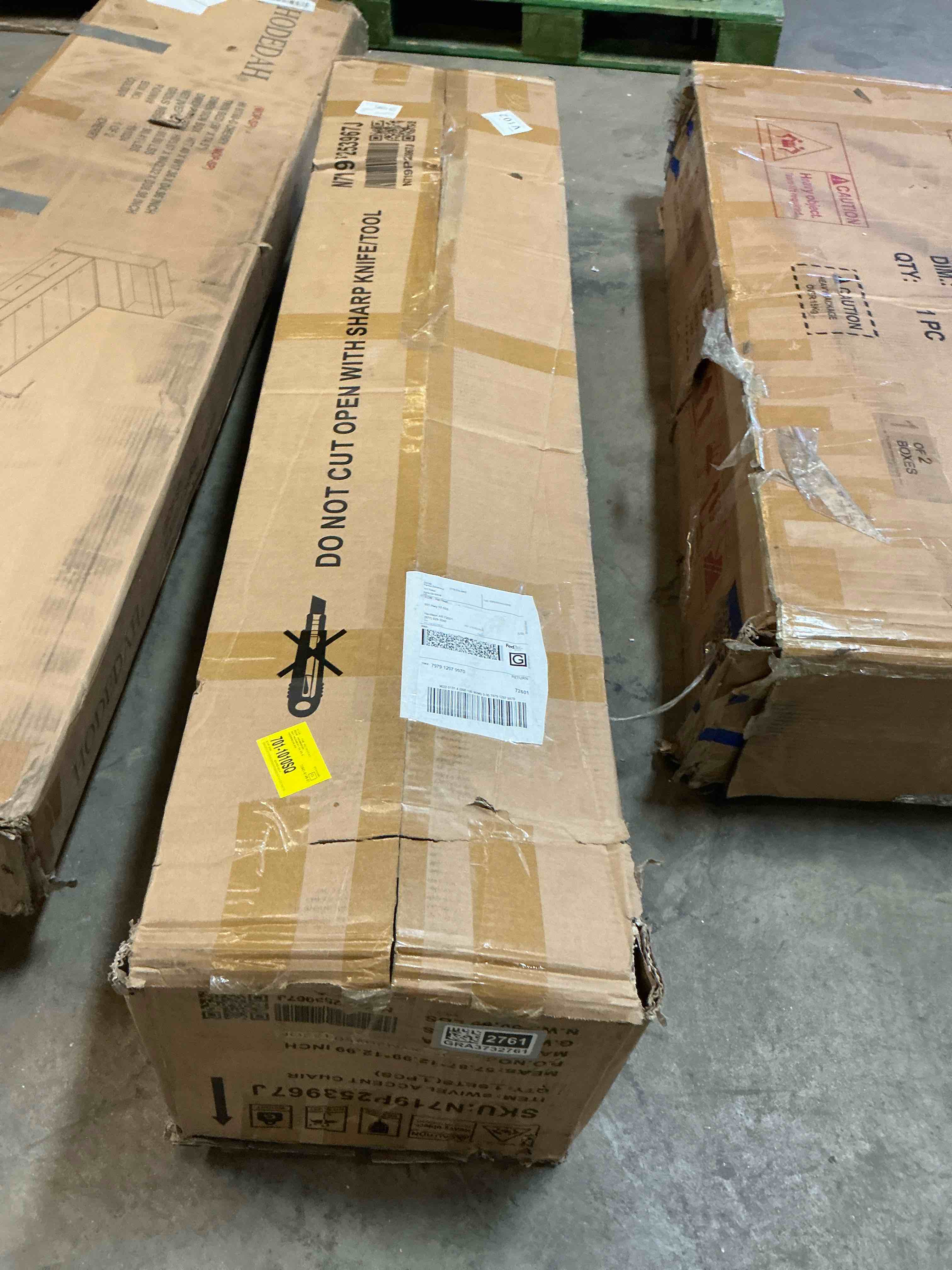 Condition photo showing Good Condition for 360° Swivel Chair Accent Barrel Chair Swivel Round Sofa Chair With 3 Removable Pillows For Living Room, Bedroom, Office And Hotel