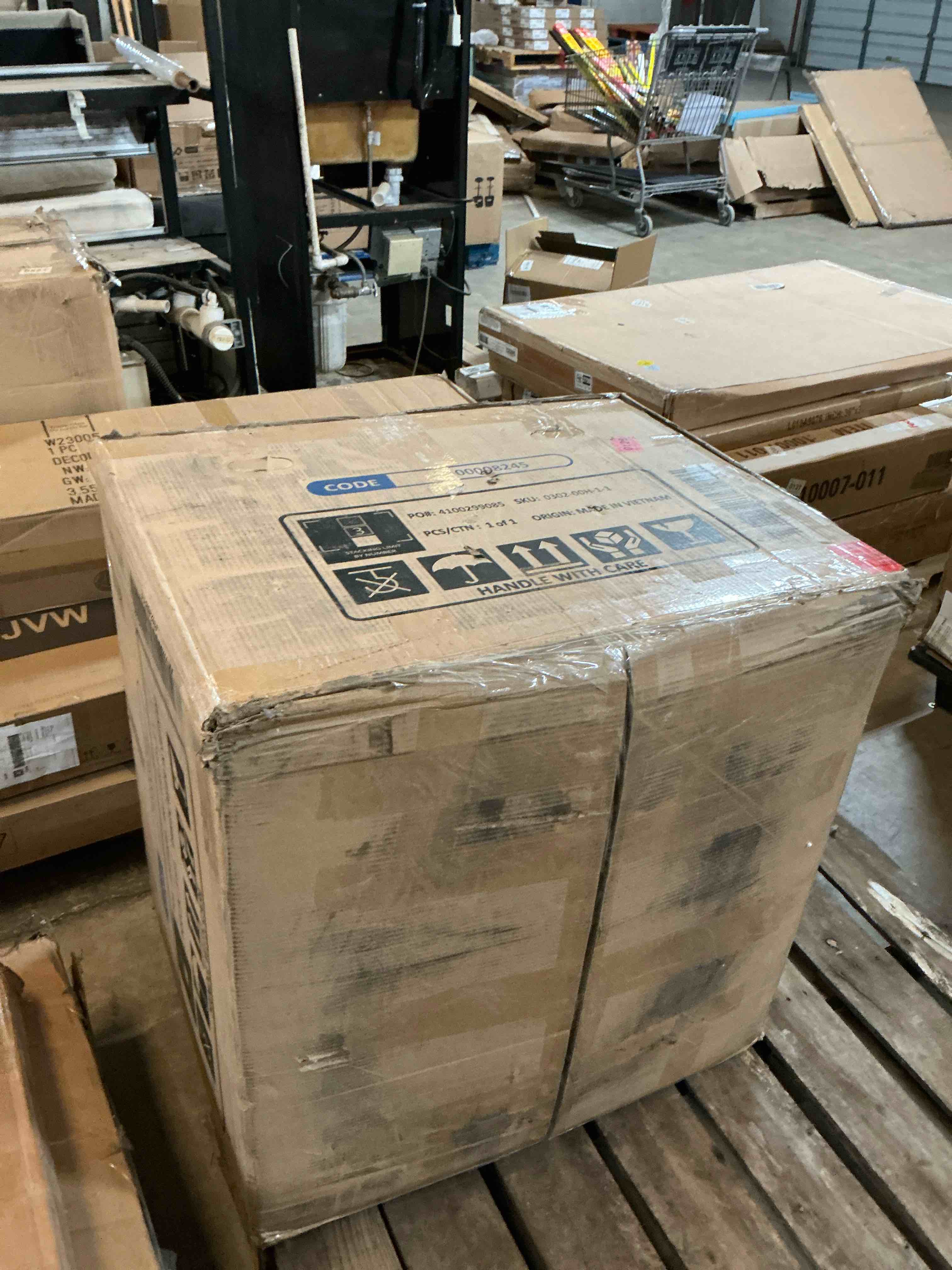 Condition photo showing Good Condition for Tayani 31.5" Wide Modern Comfortable Upholstered Swivel And Rocker Manual Recliner