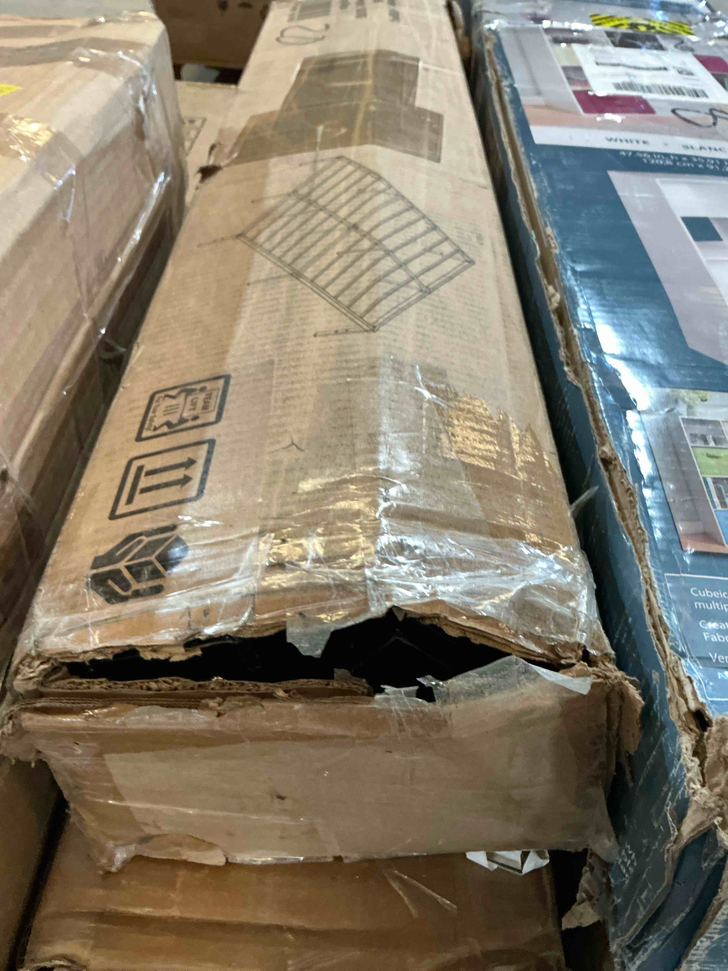 Condition photo showing Good Condition for King Metal Platform Bed