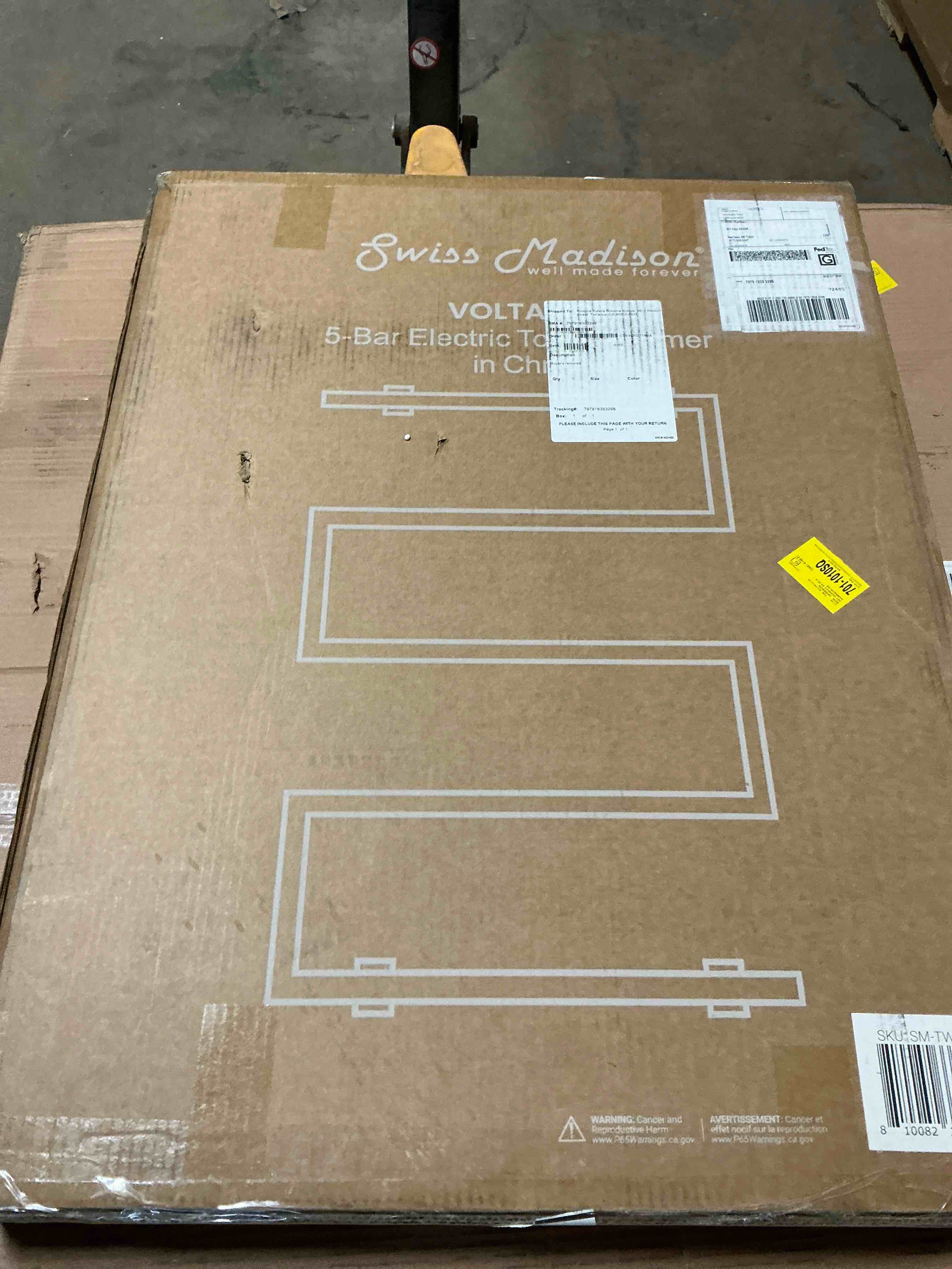 Condition photo showing Good Condition for Voltaire 5-Bar Electric Towel Warmer in Brushed Gold