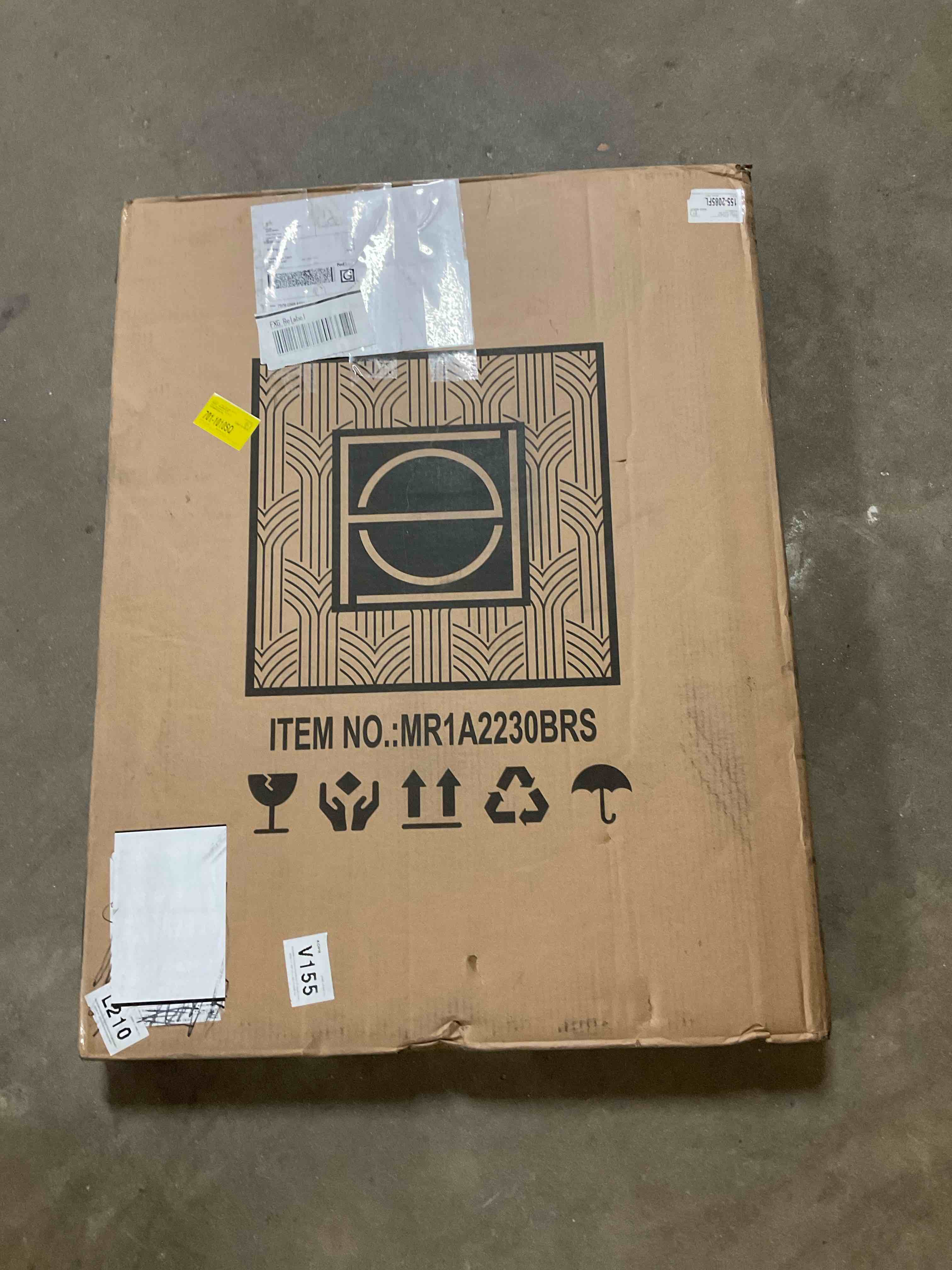 Condition photo showing Good Condition for Sabine Metal Arch Wall Mirror