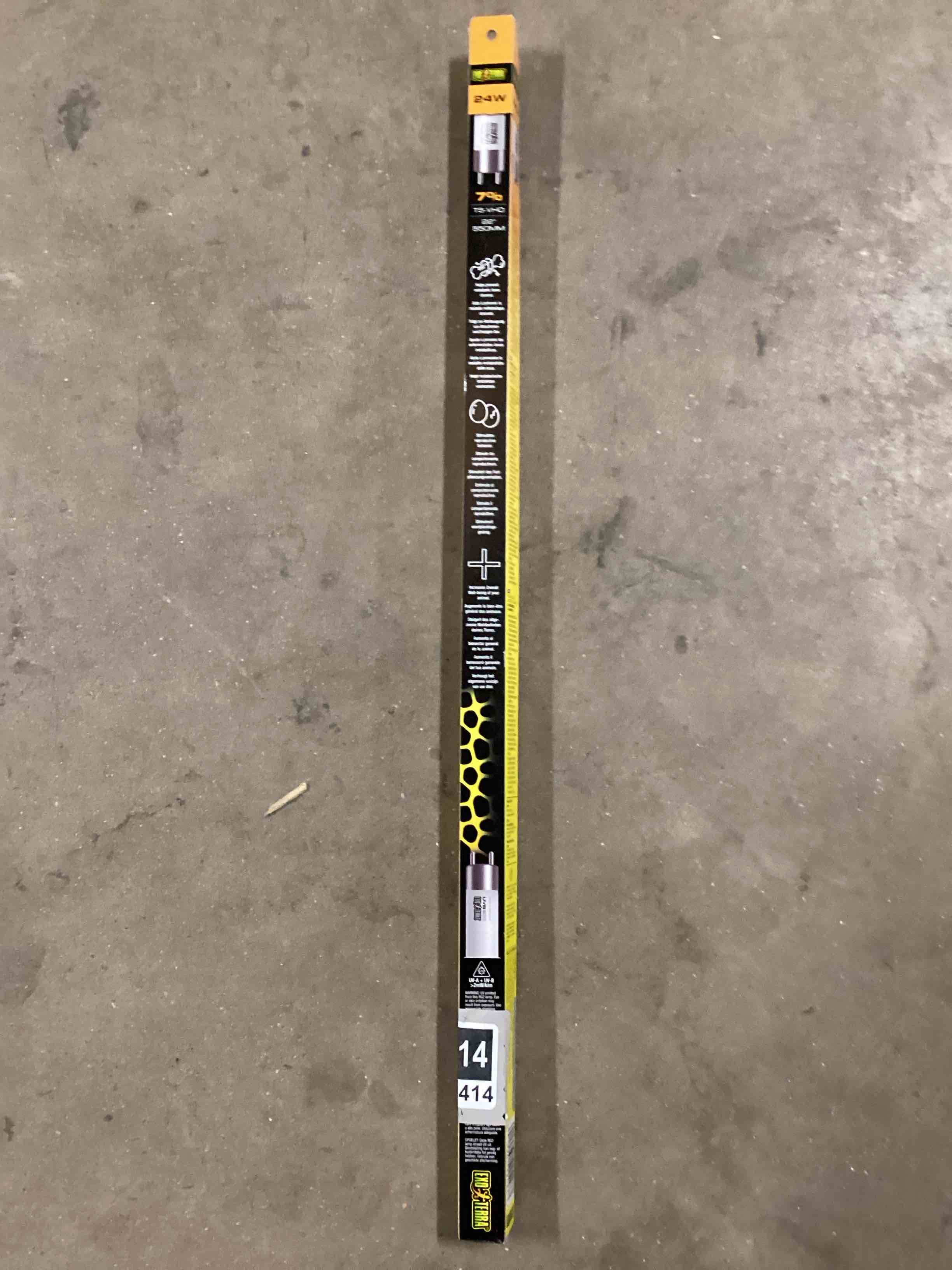 Condition photo showing New/Like New for exo Terra reptile uvb 200