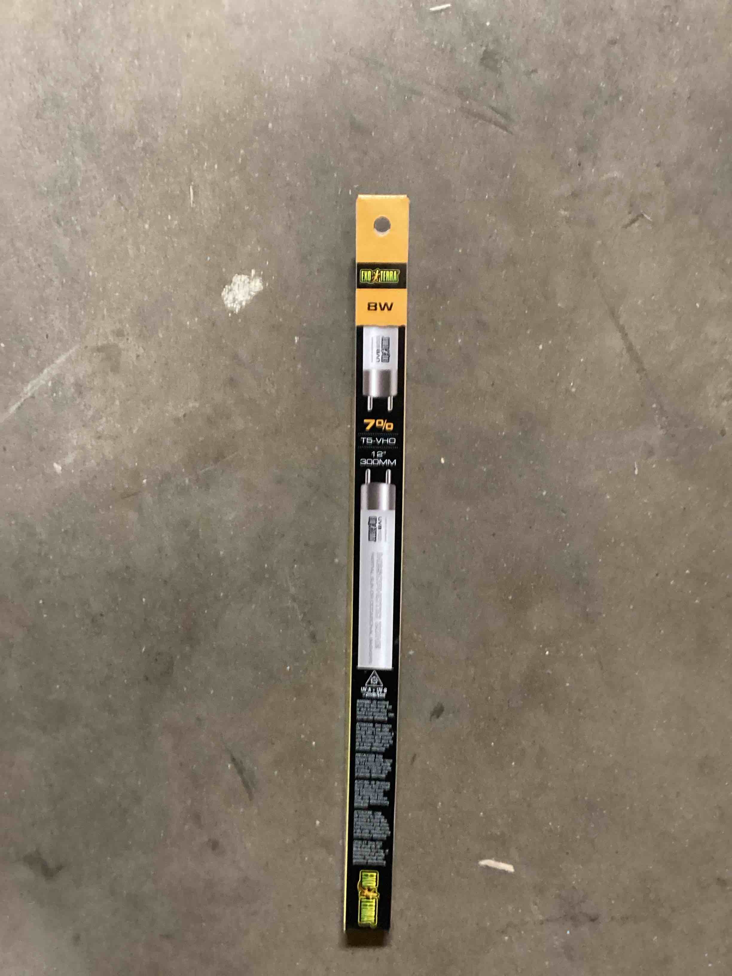 Condition photo showing New/Like New for exo terra reptile uvb200