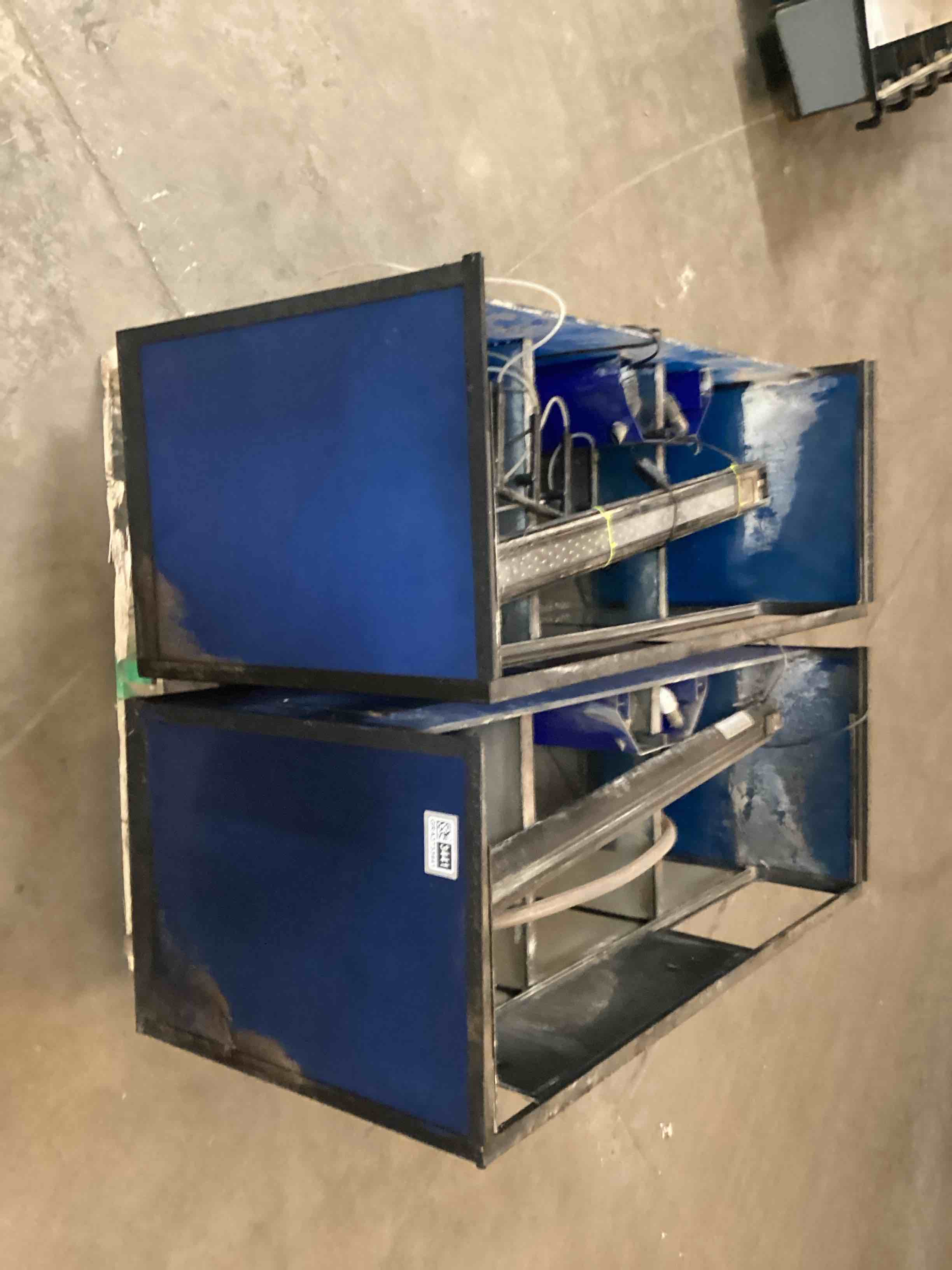 Condition photo showing Good Condition for large aquarium.     3 hole stackable fish tank 