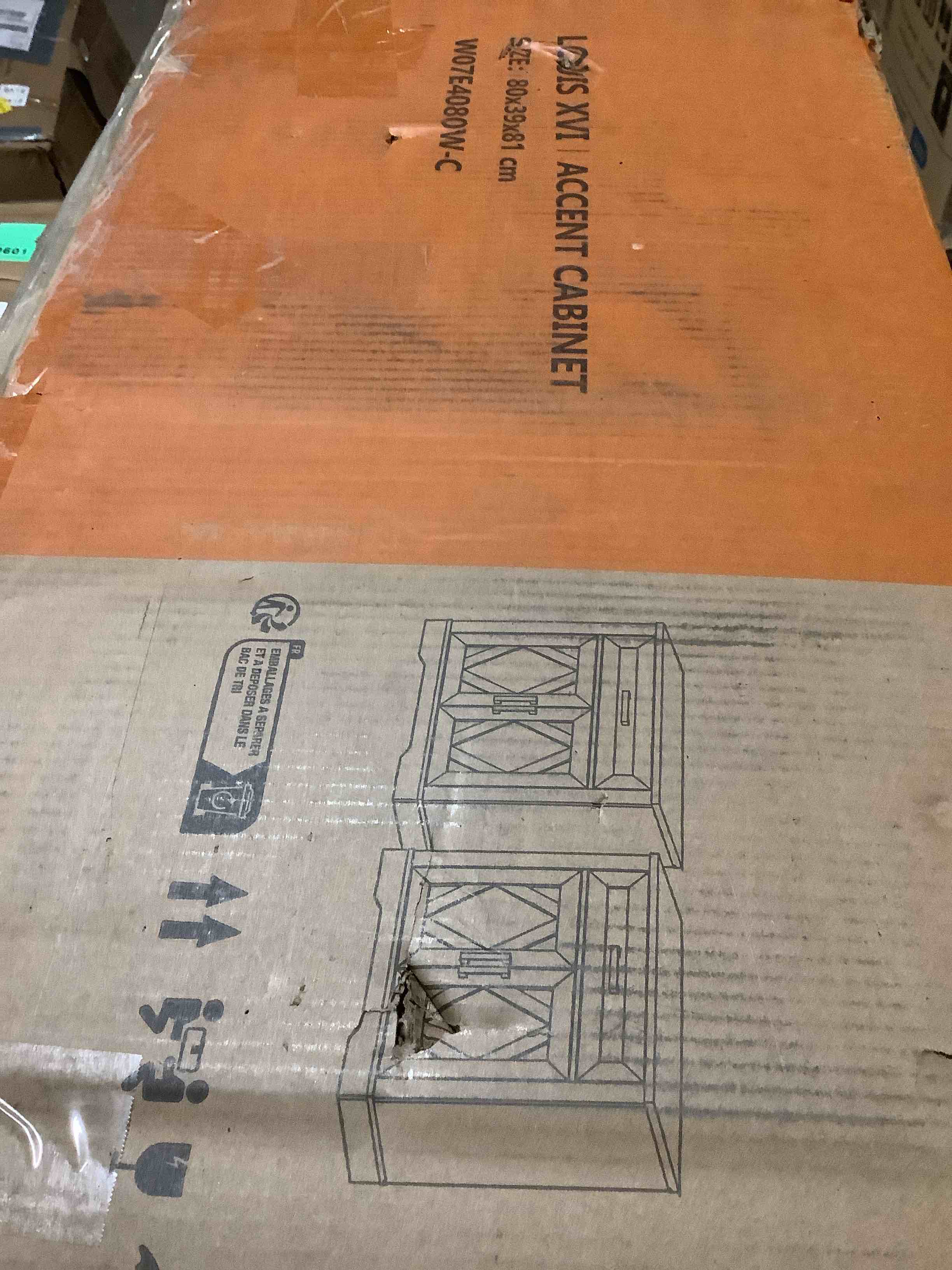 Condition photo showing Good Condition for accent cabinet