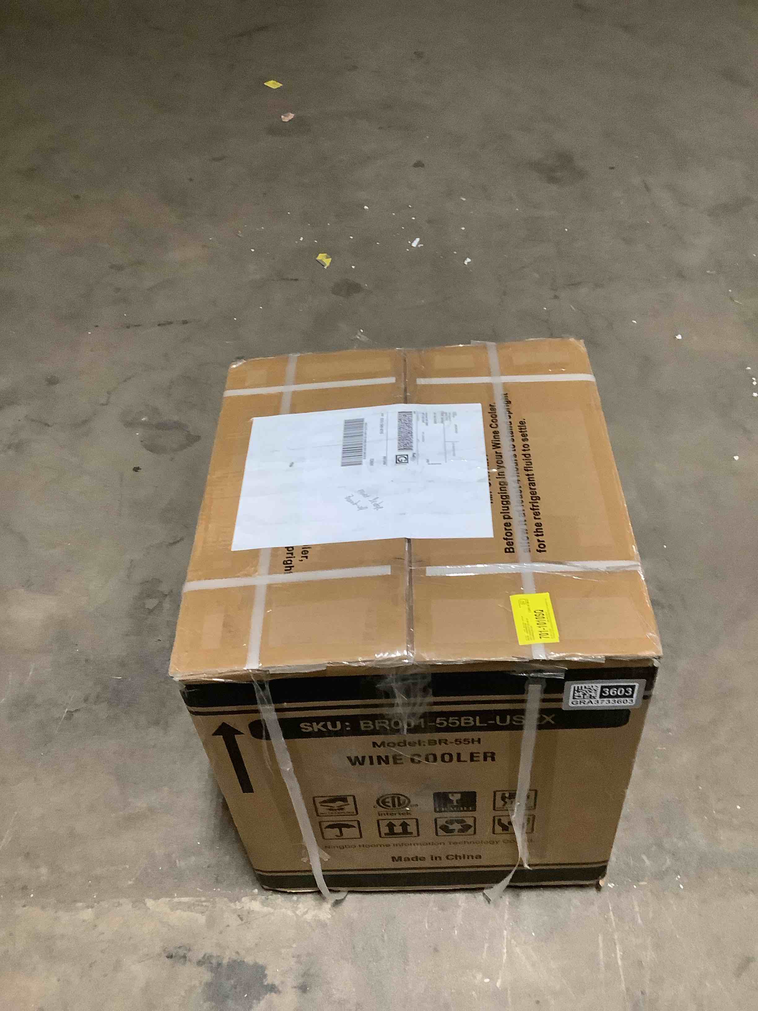 Condition photo showing Good Condition for Simzlife 17"W 50 Cans 1.3 Cubic Feet Convertible Beverage Refrigerator with Wine Storage and with Glass Door