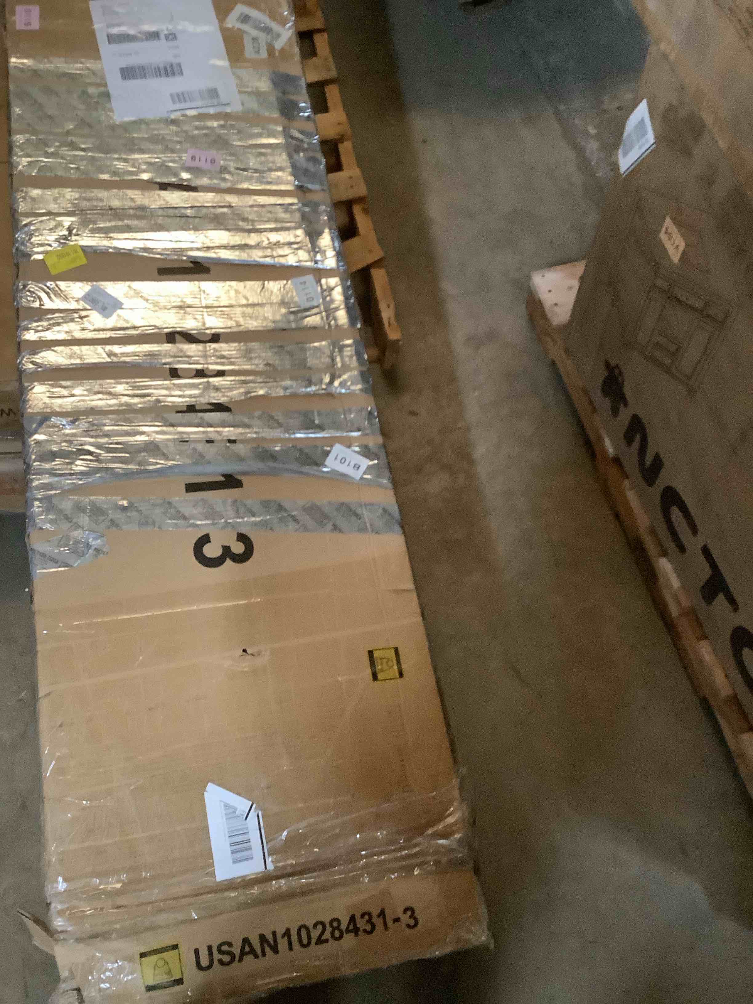 Condition photo showing Good Condition for Queen bed frame