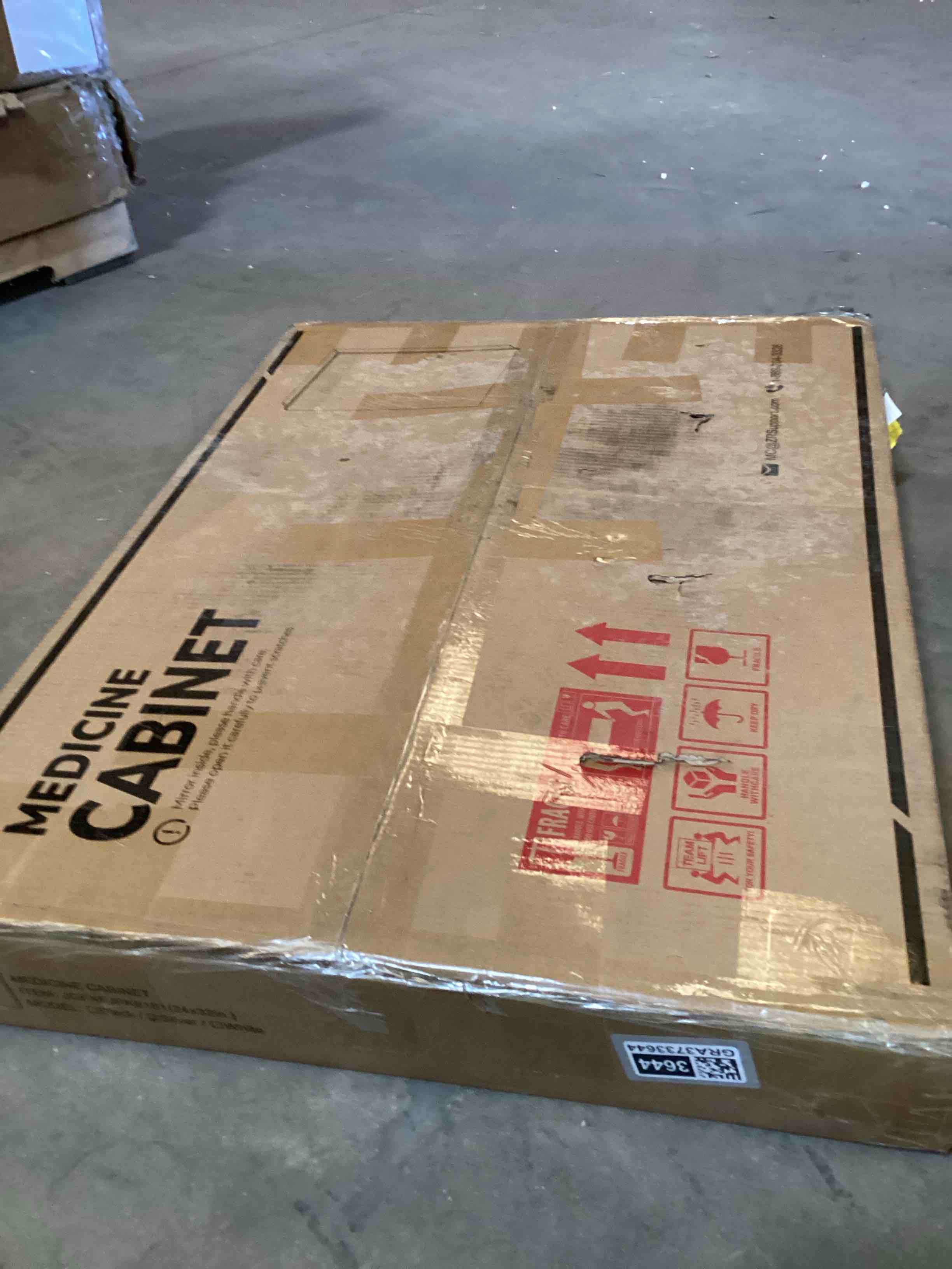 Condition photo showing Good Condition for Medicine Cabinet Mirror With light JGFXFJPK6181