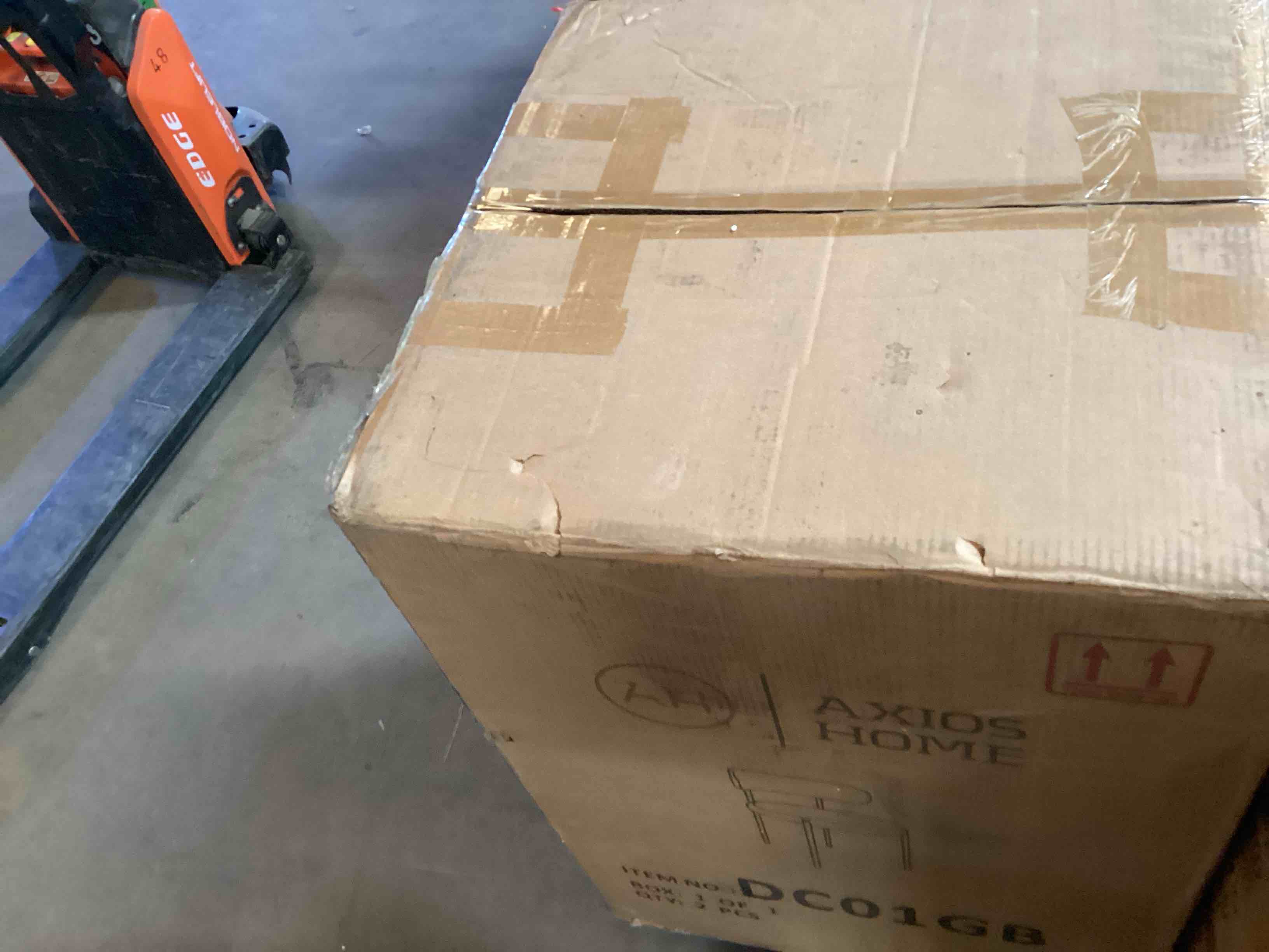 Condition photo showing Good Condition for dining chair 