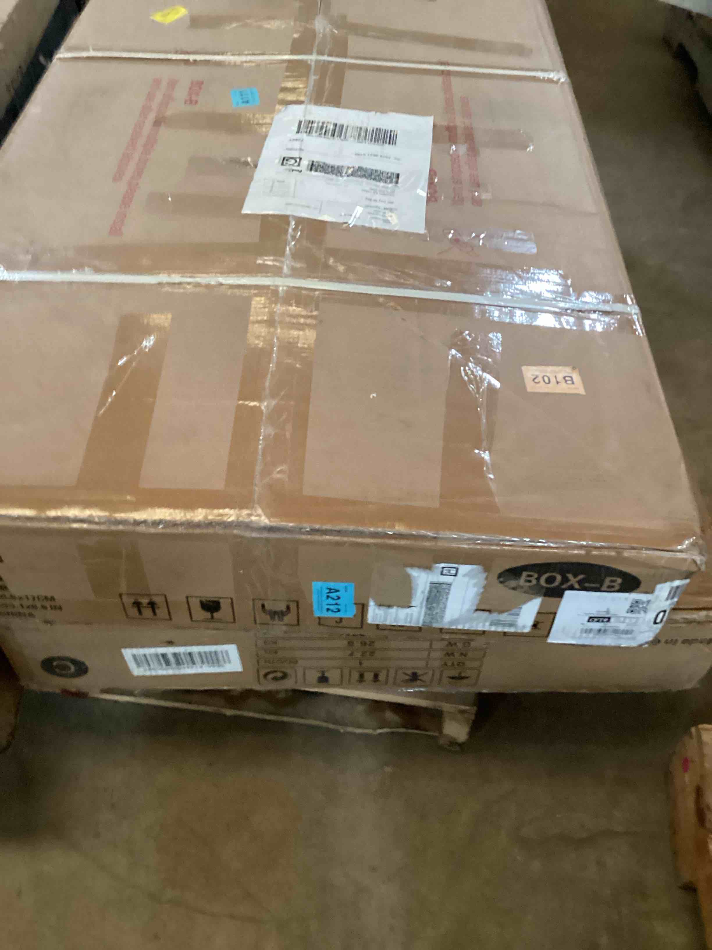 Condition photo showing Good Condition for lounge sofa green( incomplete, two boxes of three