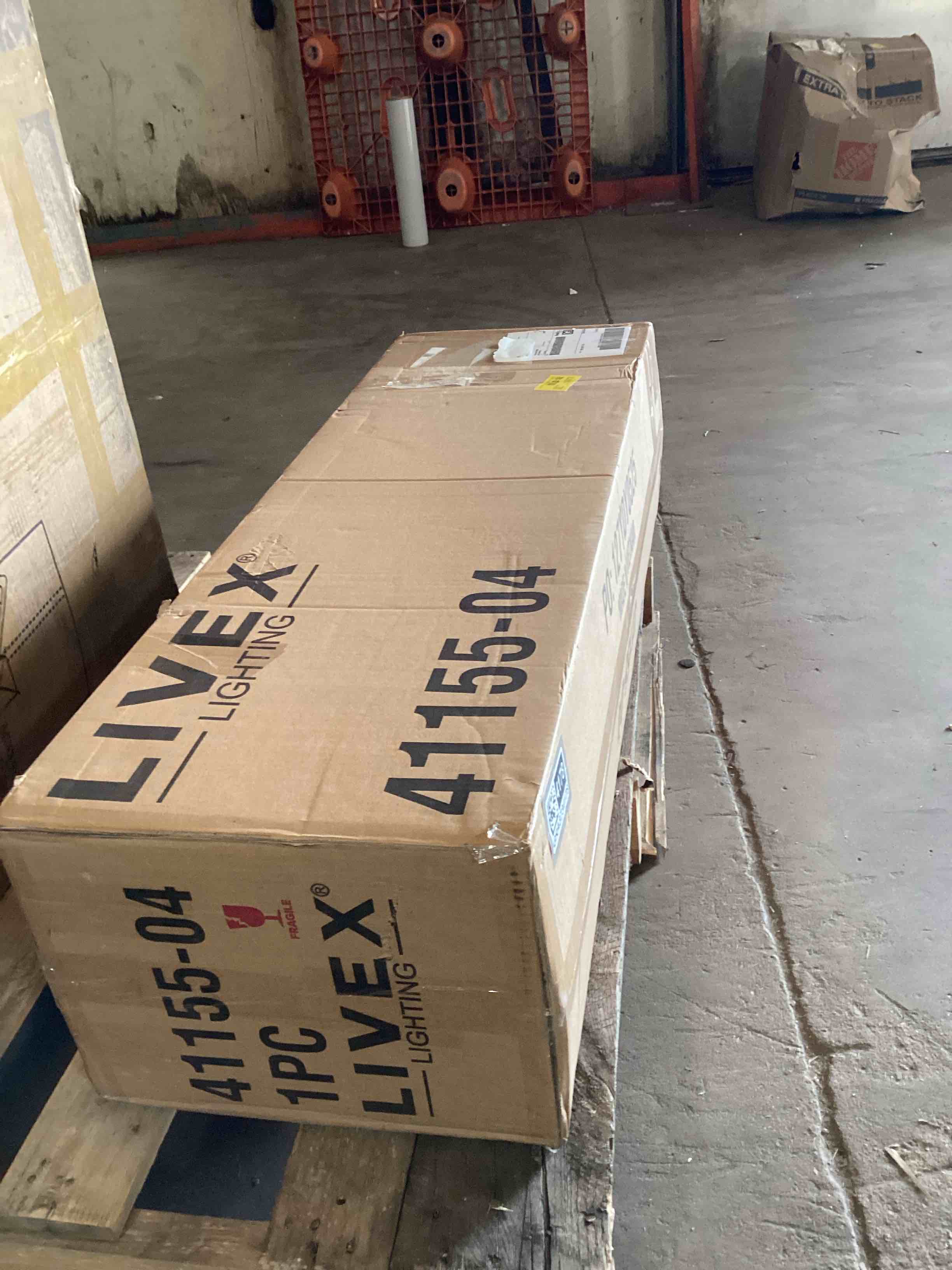 Condition photo showing Good Condition for Ashauna Ajanee Linear Chandelier