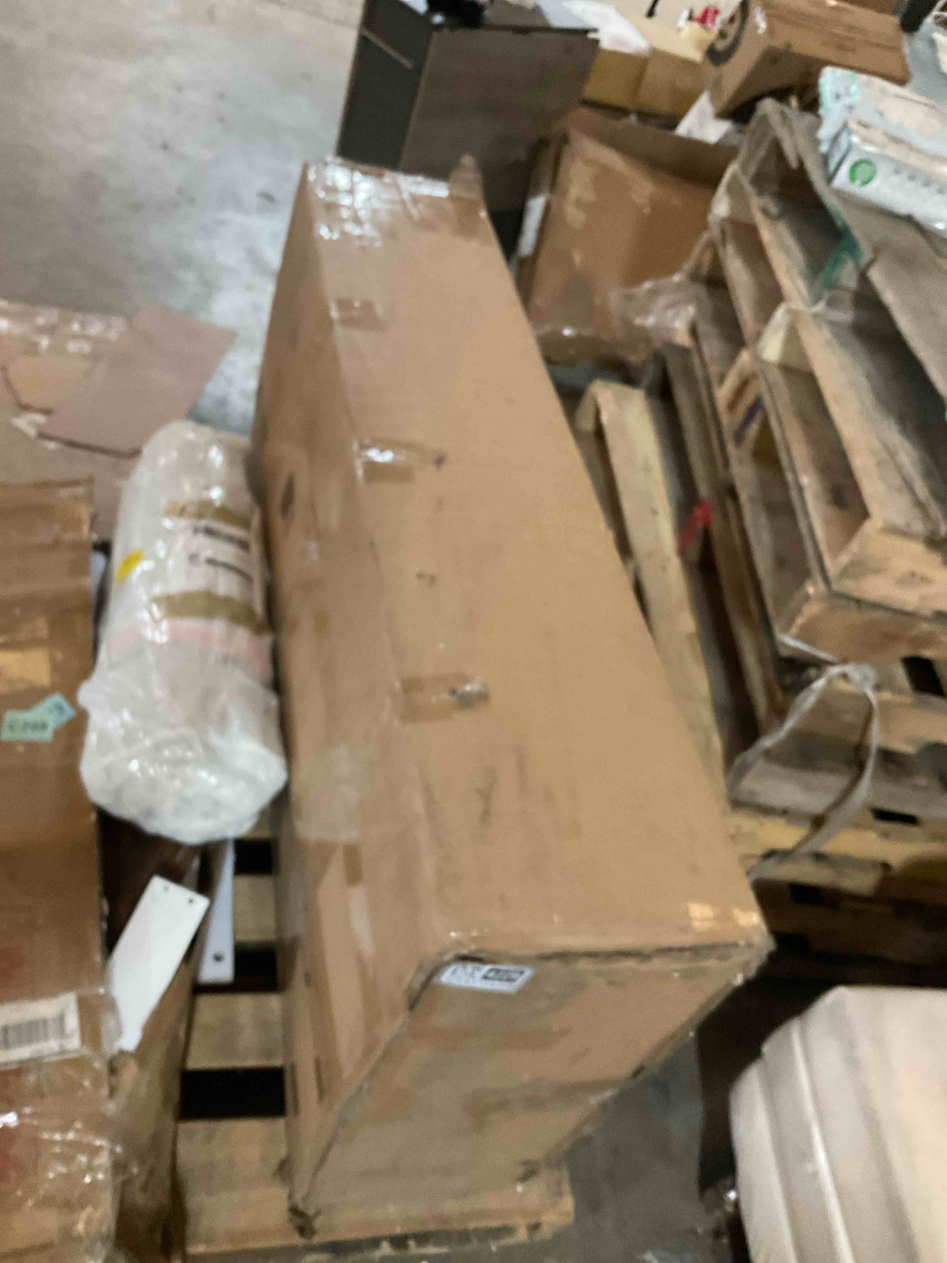 Condition photo showing Good Condition for 49" Vitreous China Single Bathroom Vanity Top with Sink