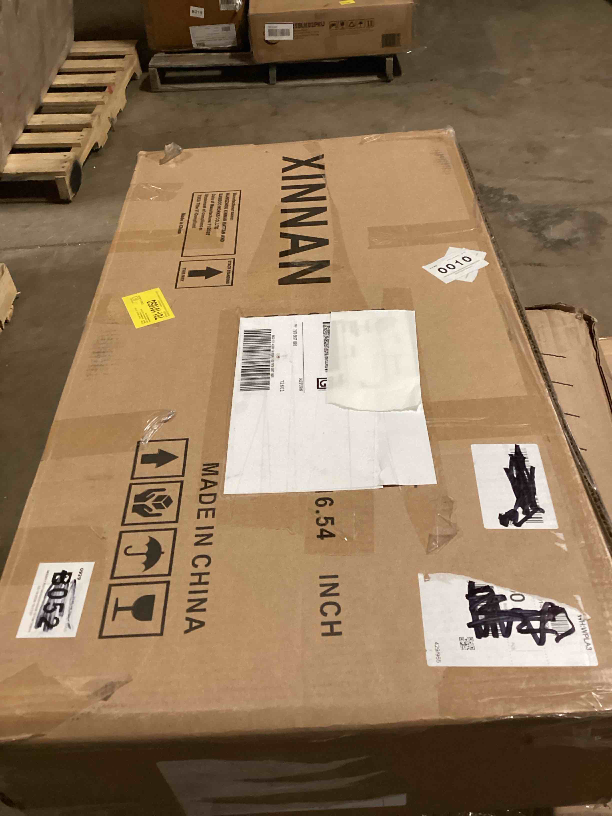 Condition photo showing Good Condition for Everill Solid Wood Entryway Bench with Shoe Storage