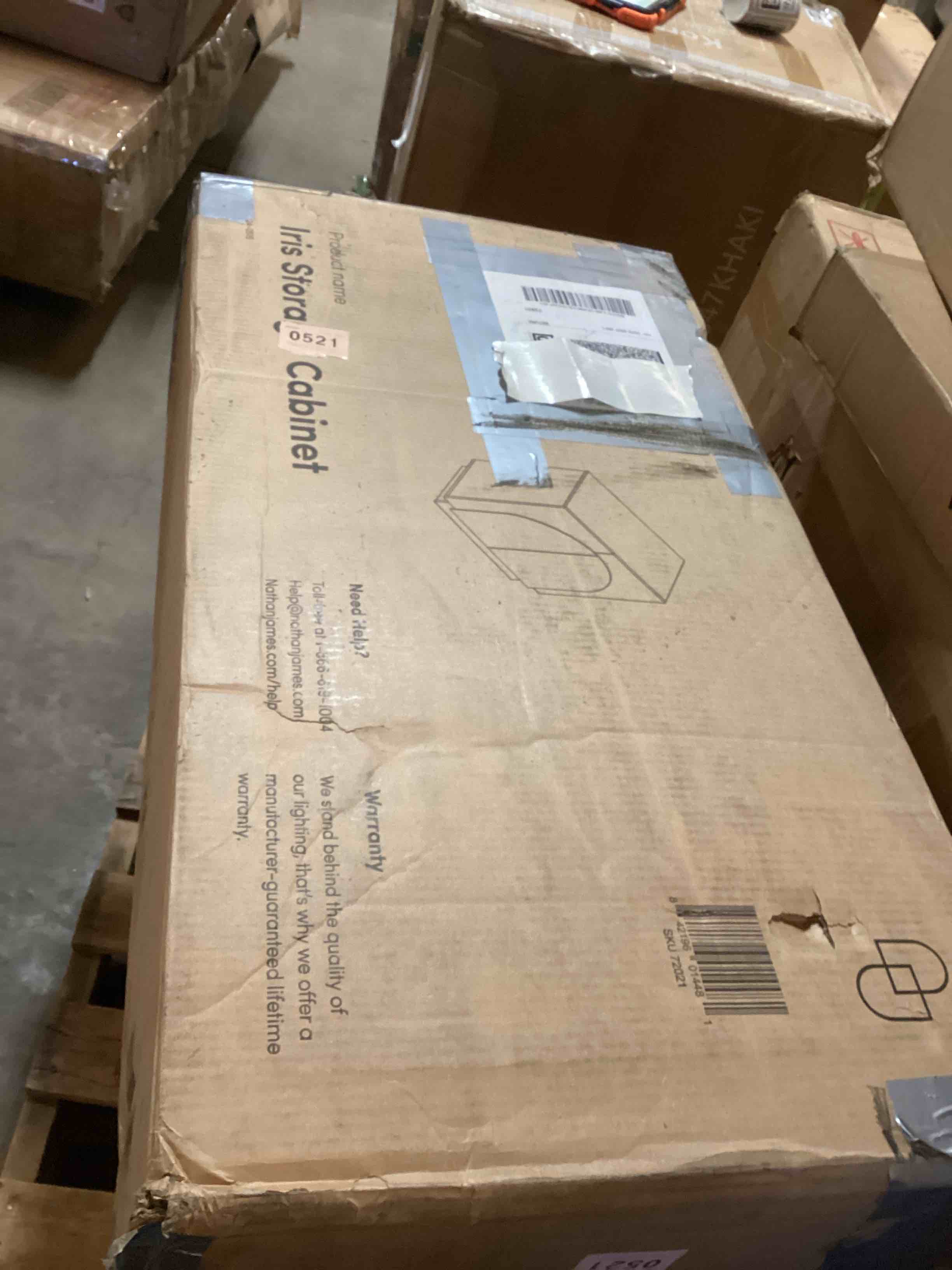 Condition photo showing Good Condition for 72021 Bathroom cabinet 