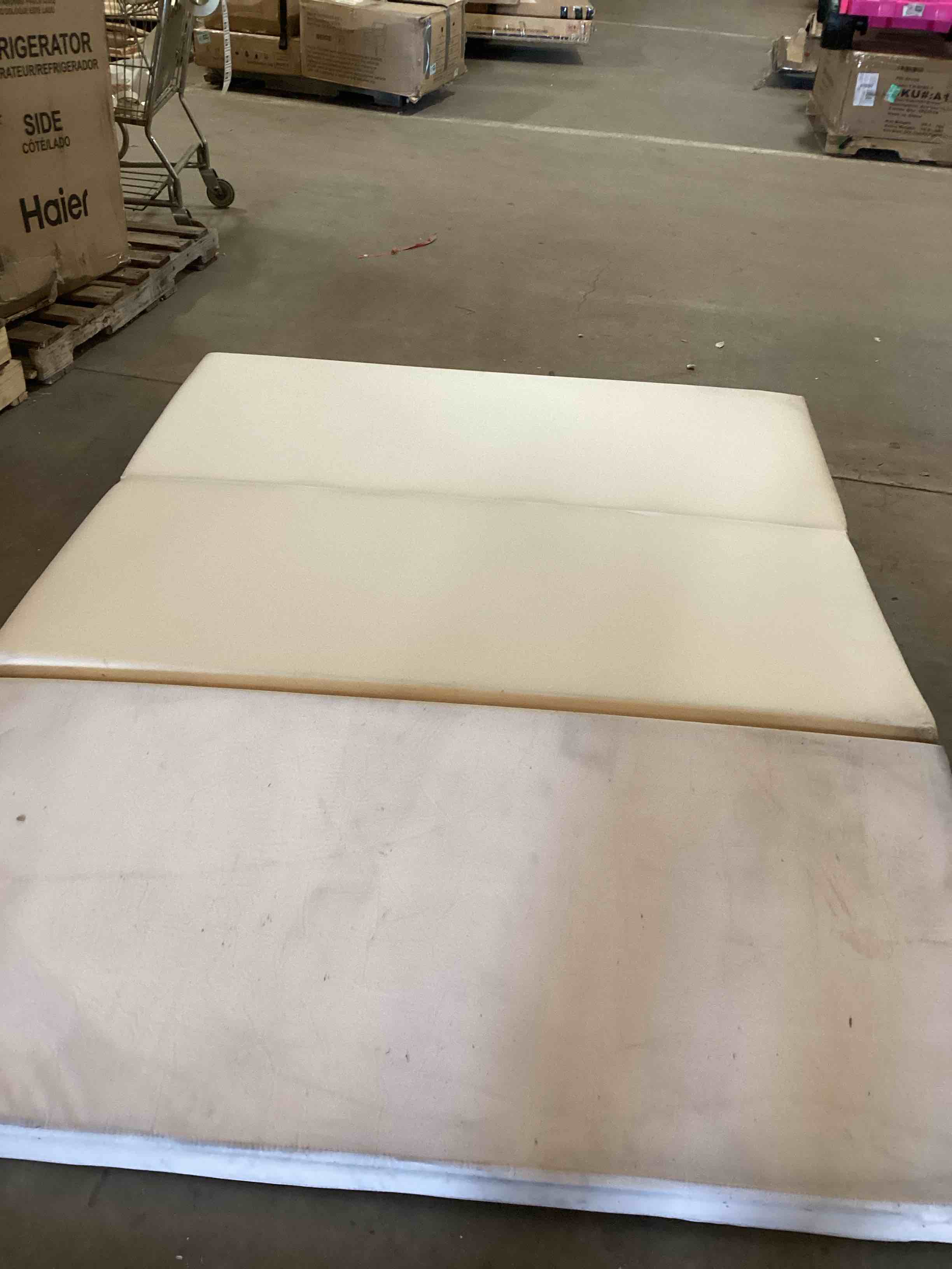 Condition photo showing Good Condition for Foam Pad (79”*60”) (5” Depth/Width)