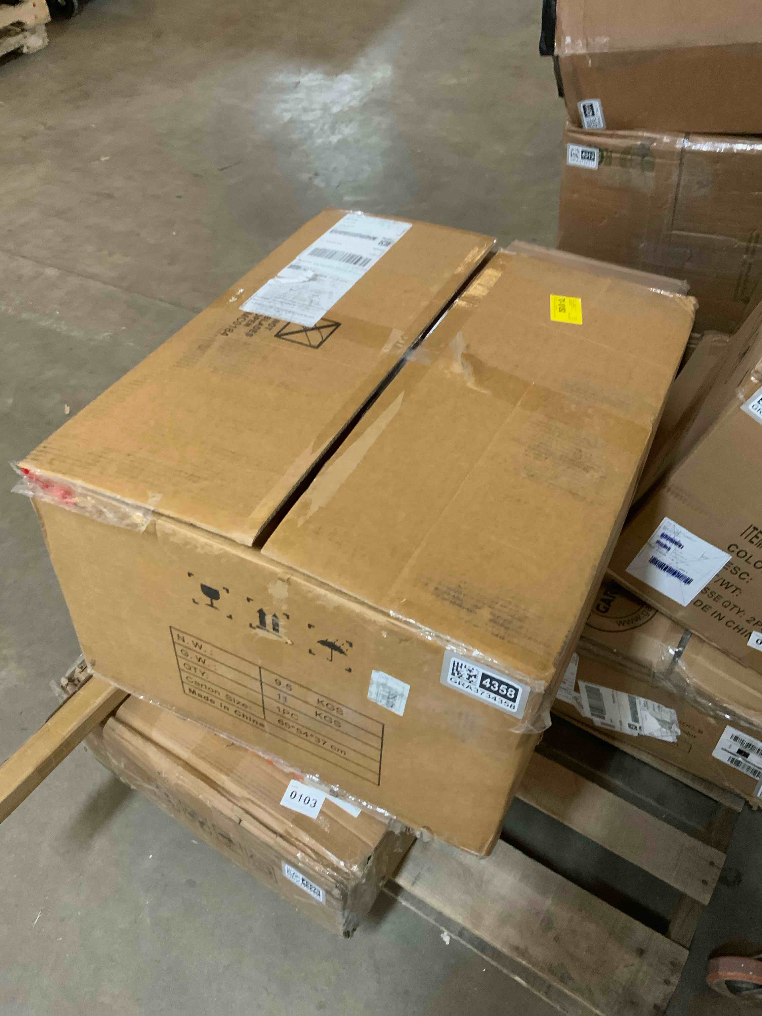 Condition photo showing Good Condition for back of a chair